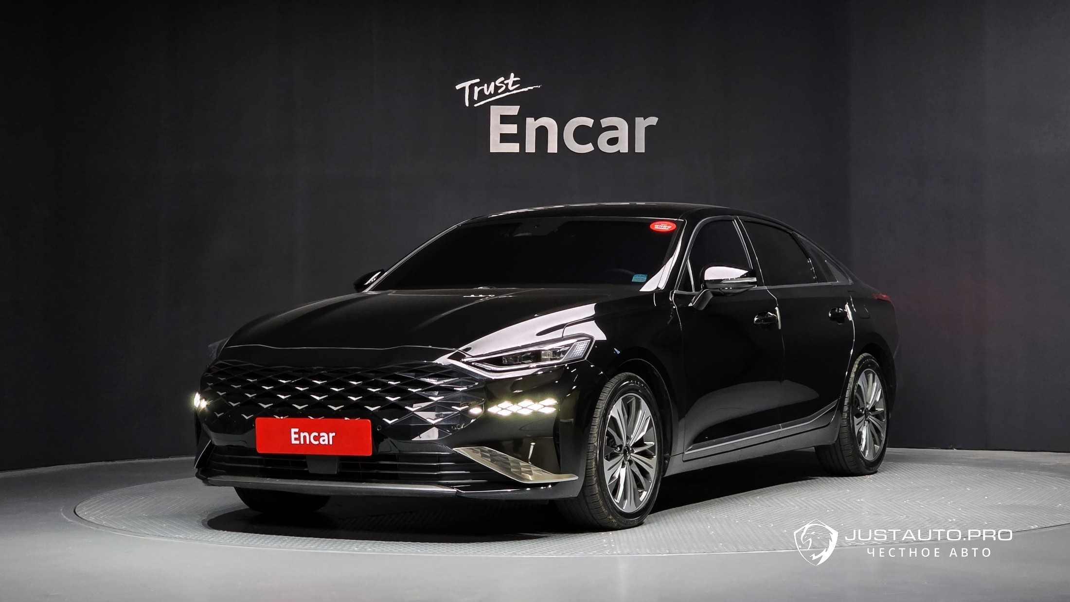 Автомобиль Kia K8