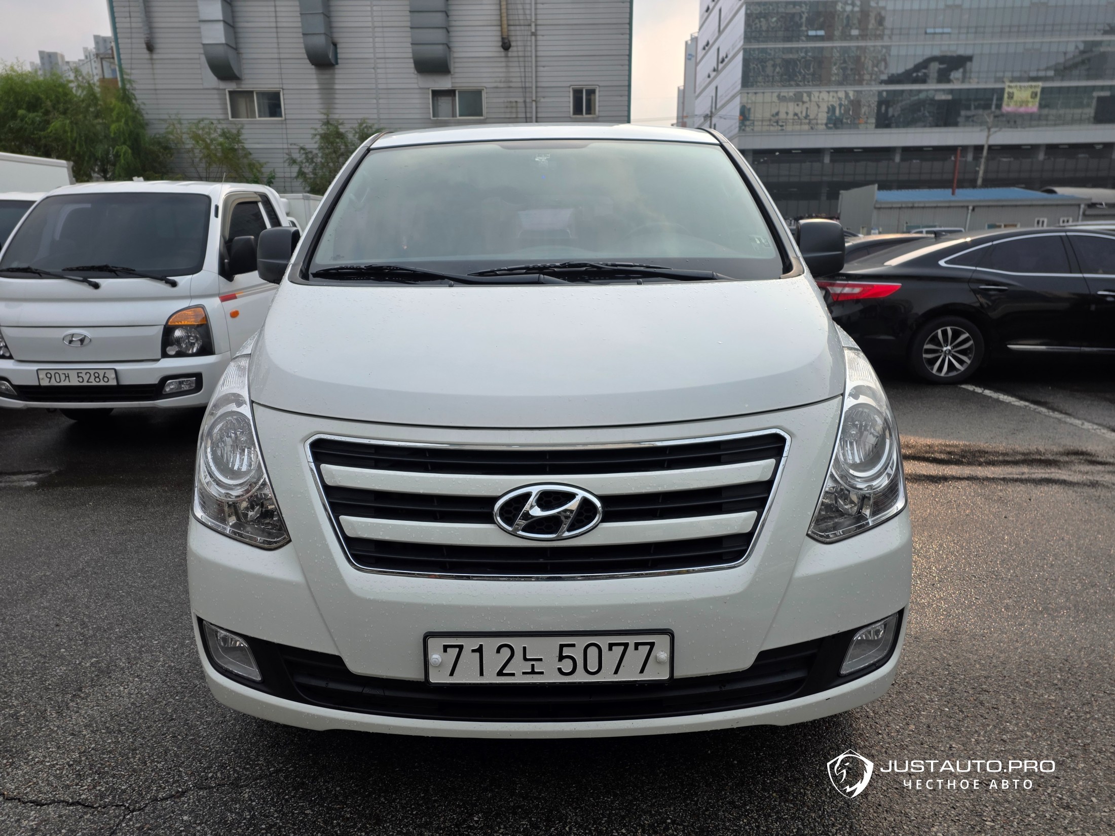 Автомобиль Hyundai Starex