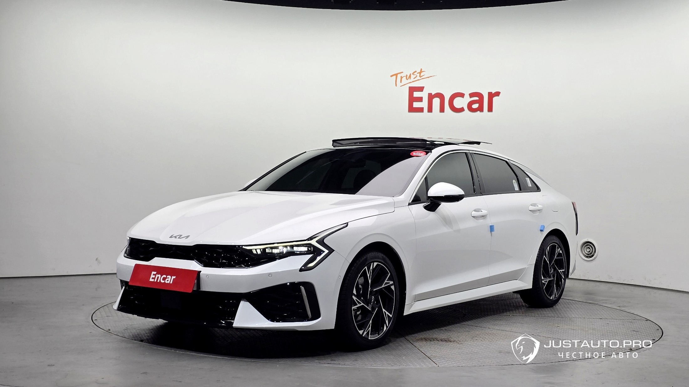 Автомобиль Kia K5