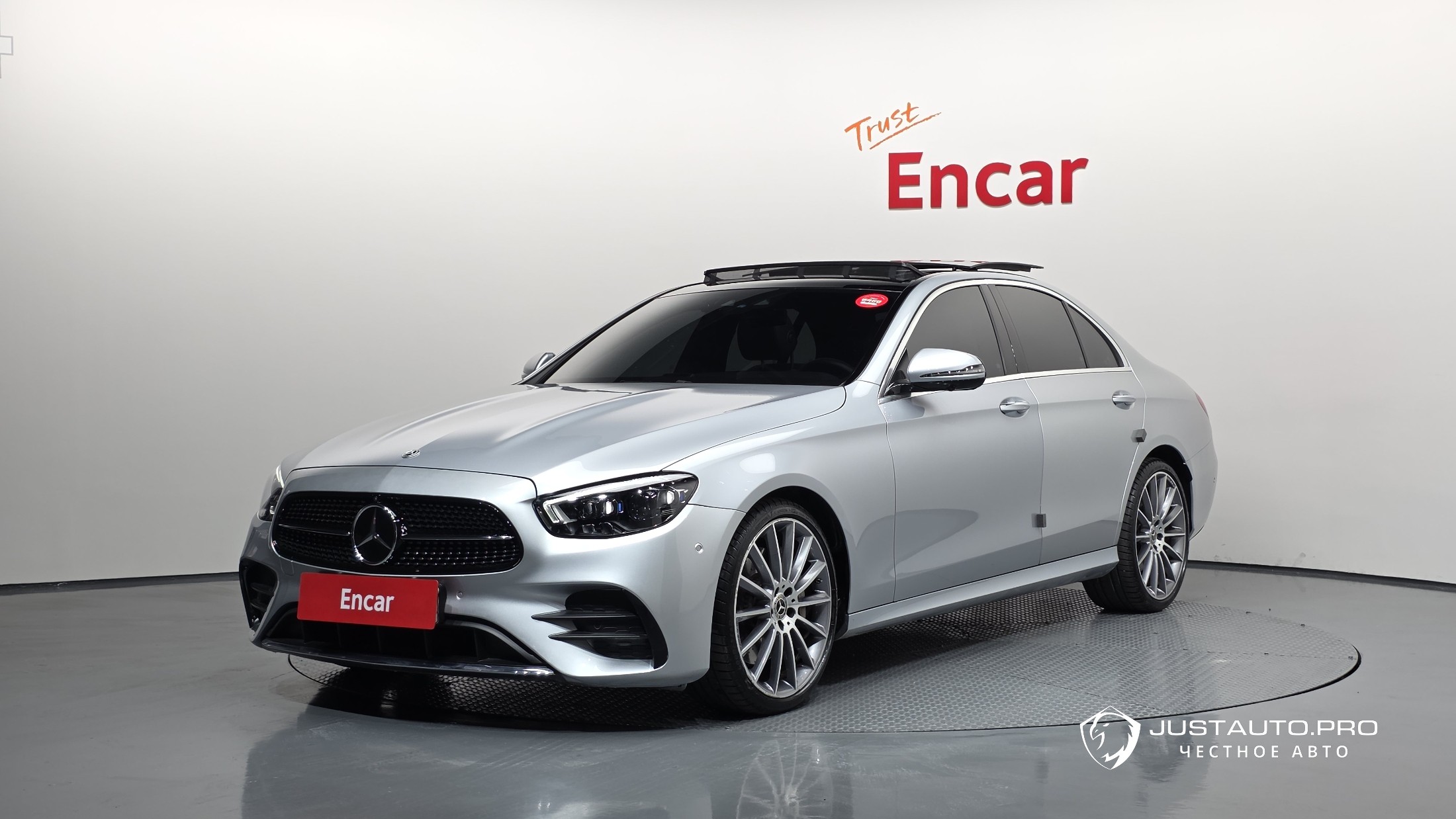 Автомобиль Mercedes-Benz E-Class