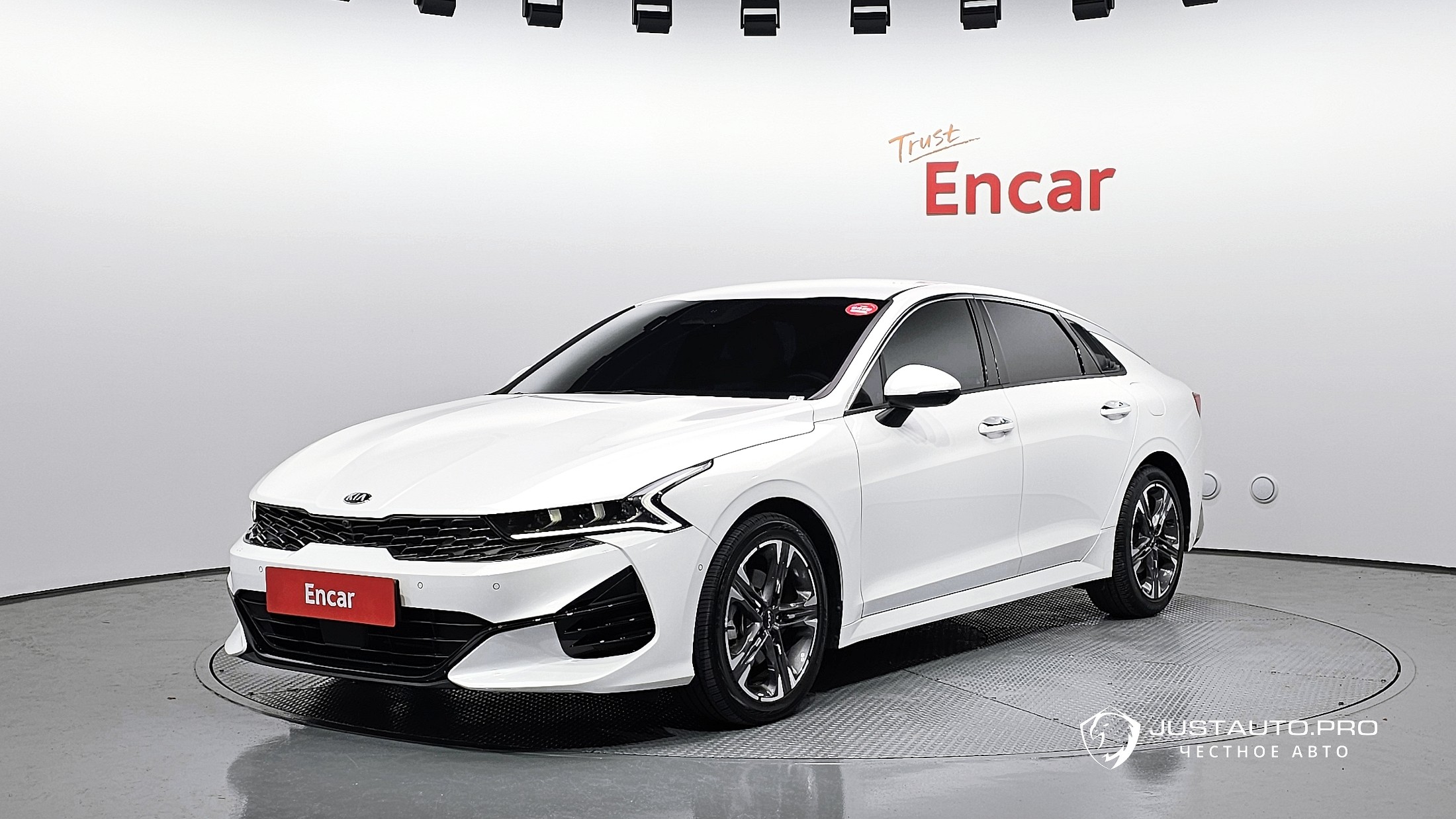 Автомобиль Kia K5