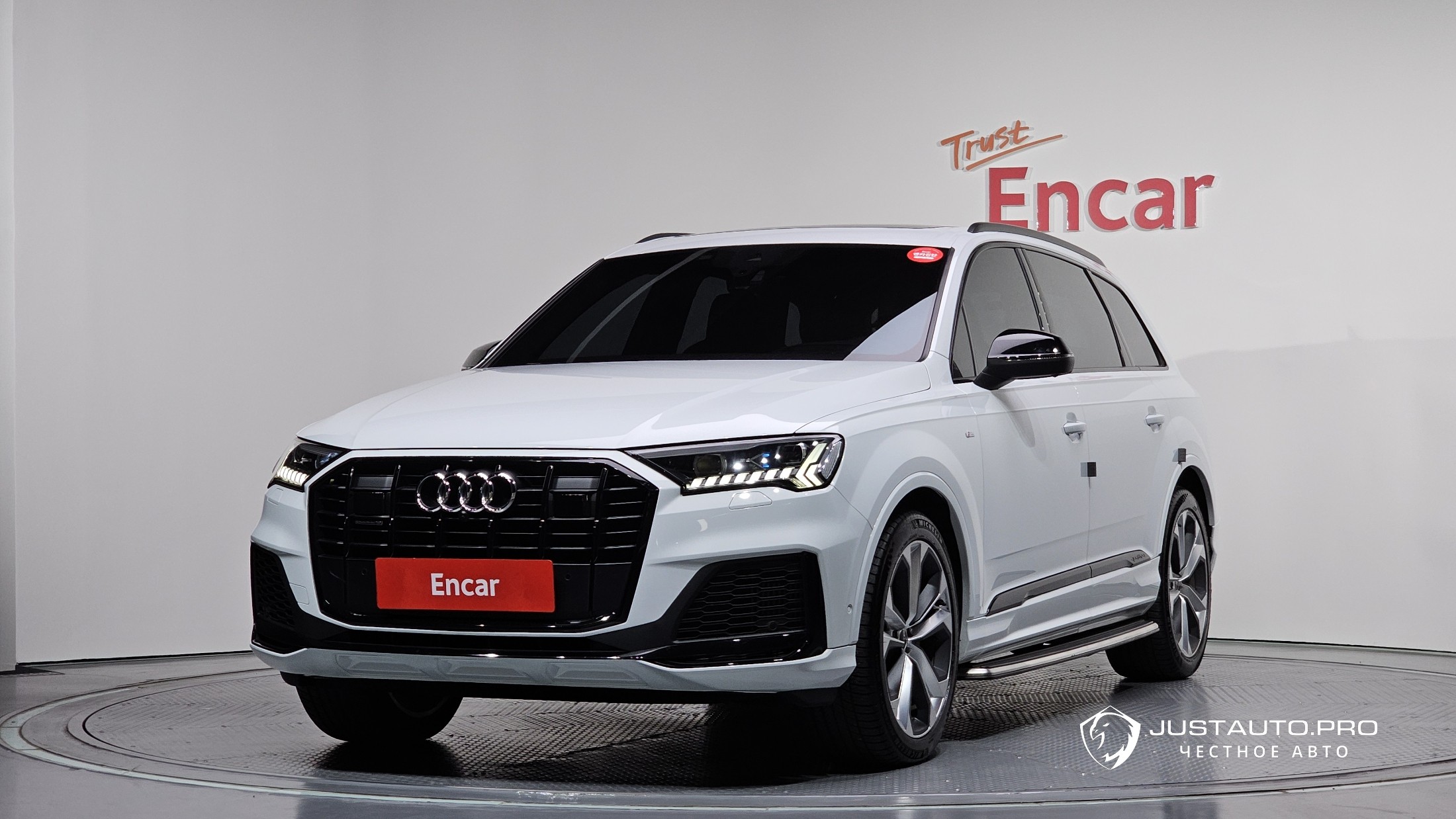 Автомобиль Audi Q7