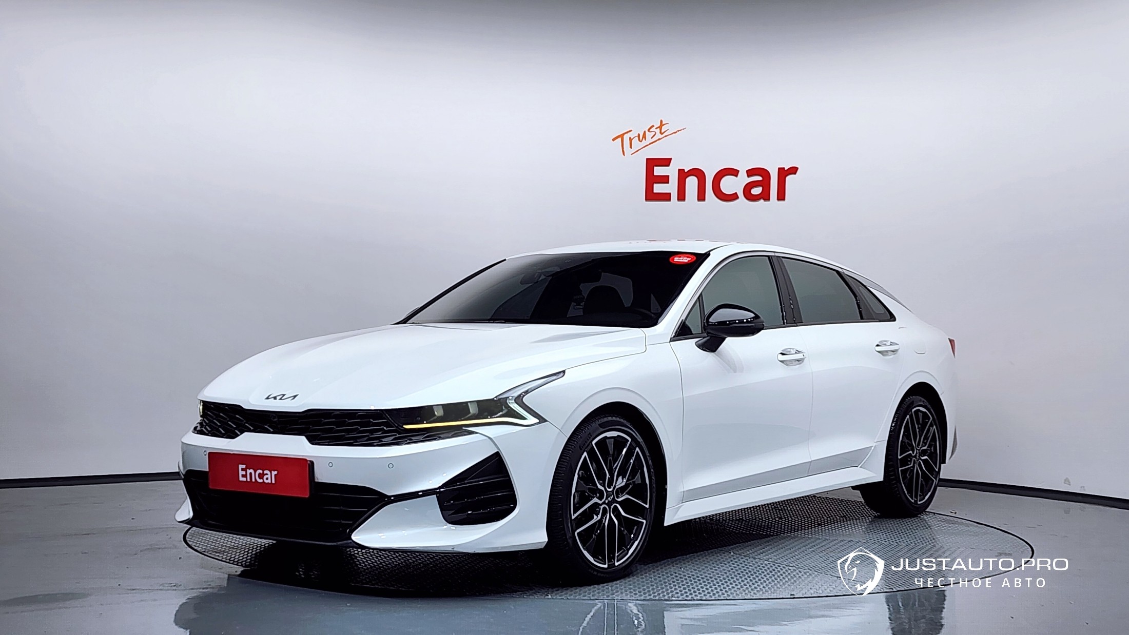 Автомобиль Kia K5