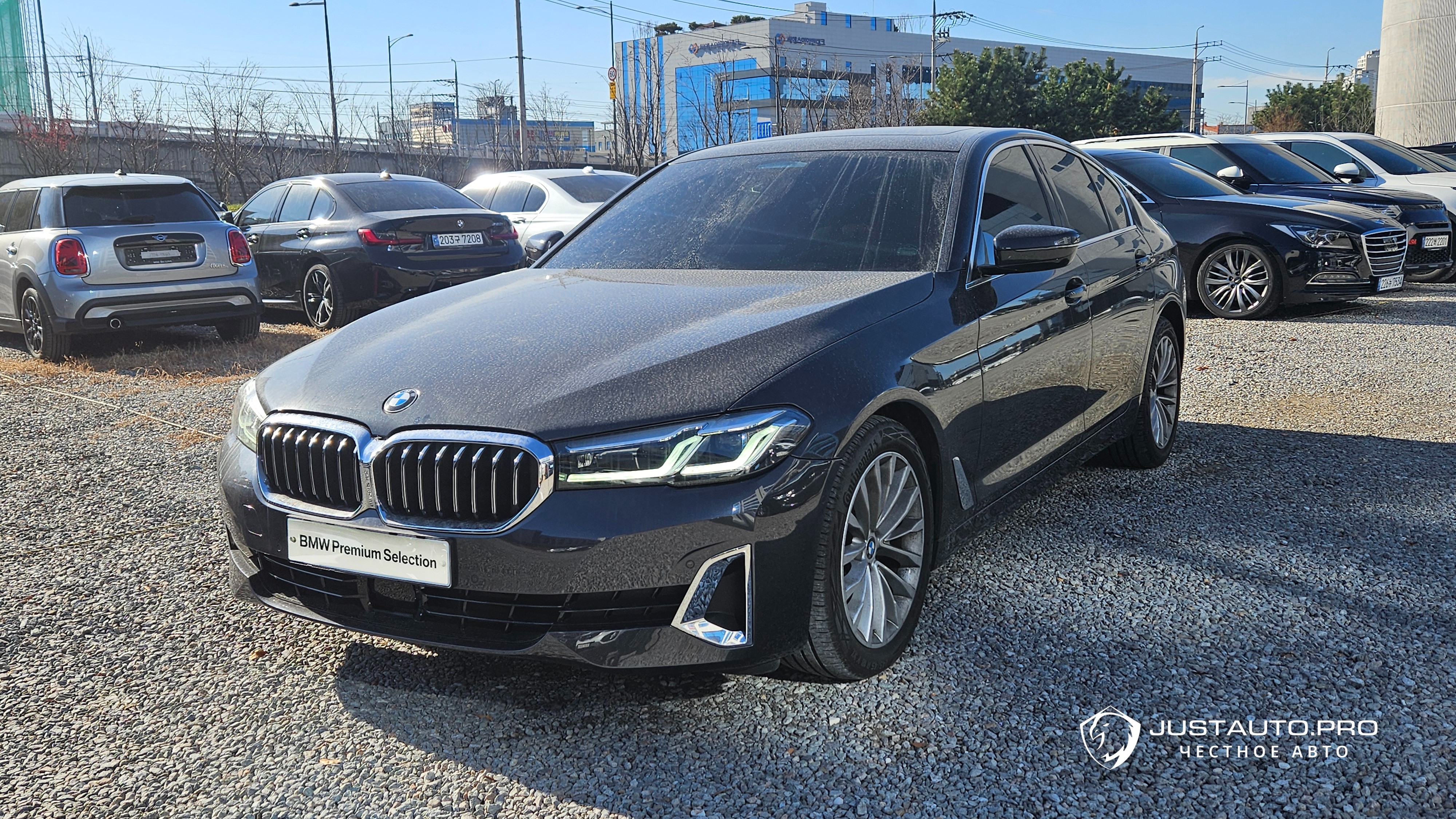 Автомобиль BMW 5-Series