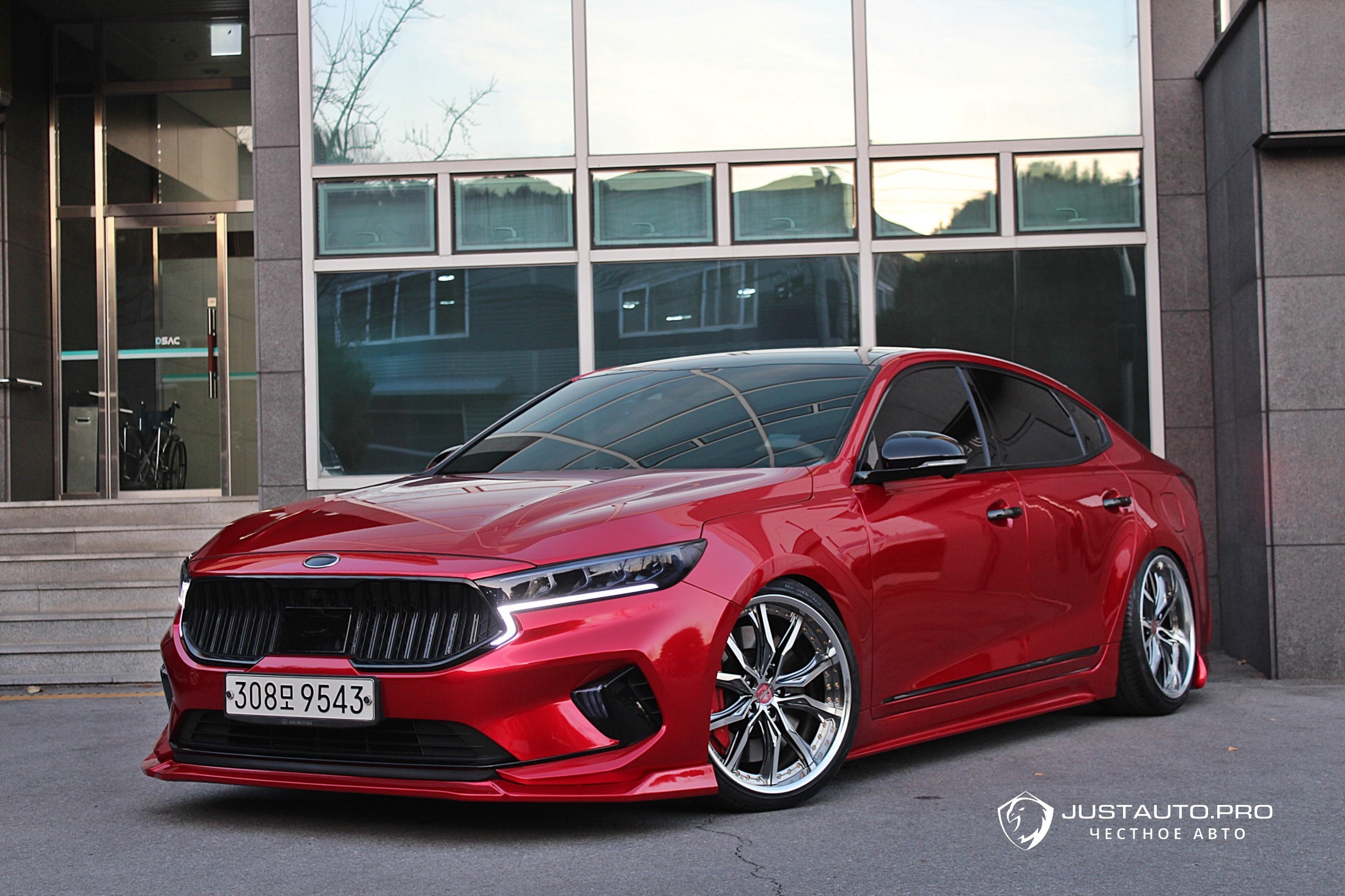 Автомобиль Kia K7