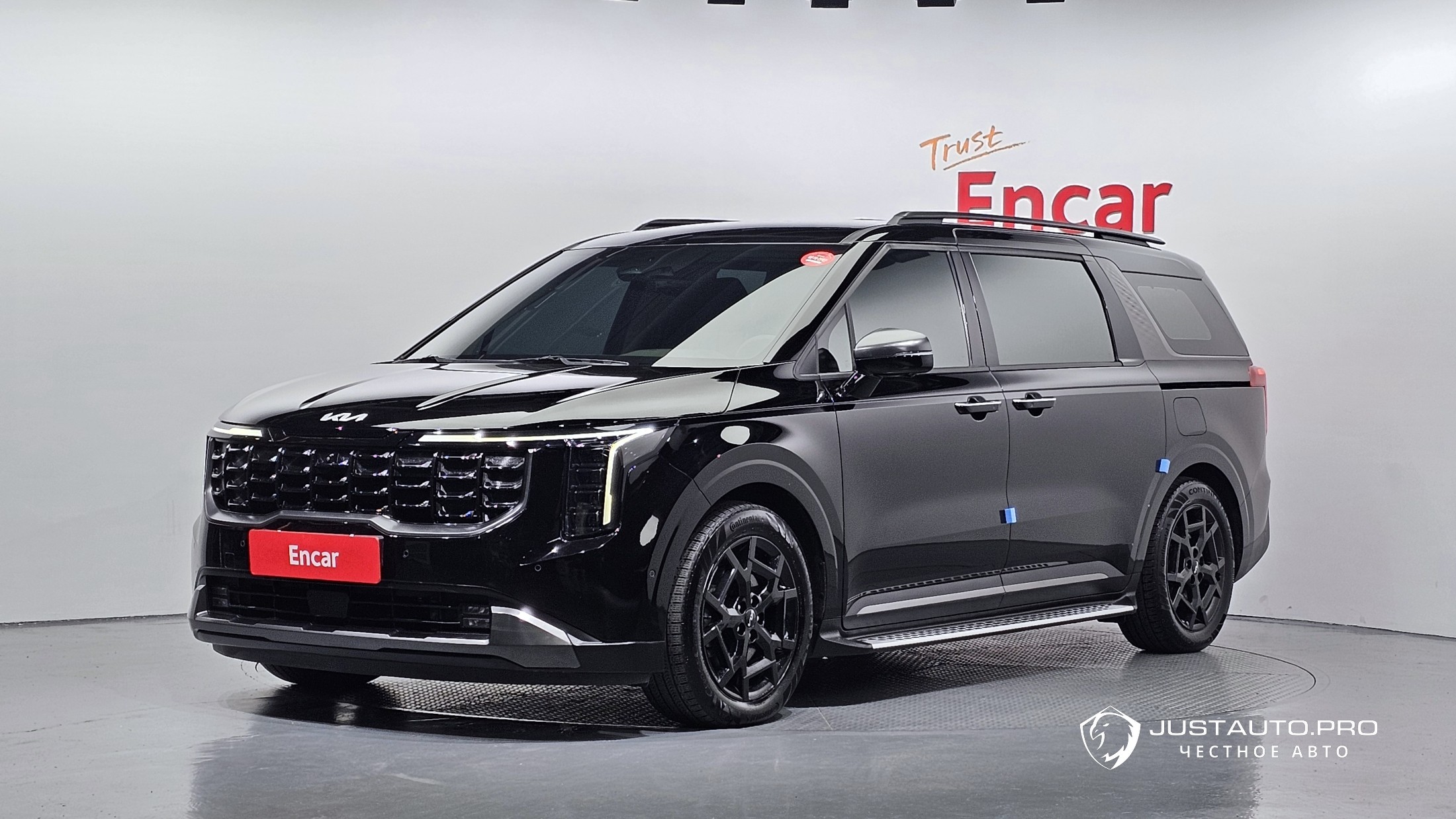 Автомобиль Kia Canival