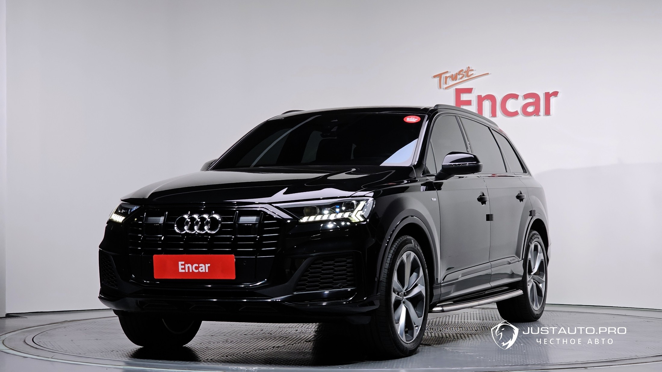 Автомобиль Audi Q7