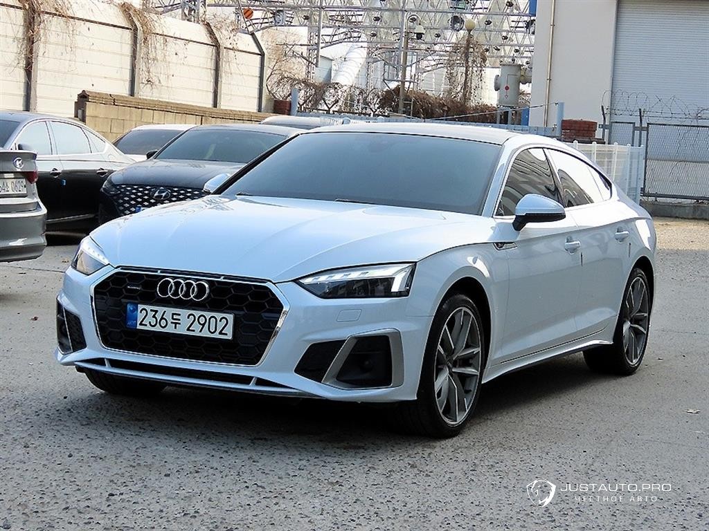 Автомобиль Audi A5