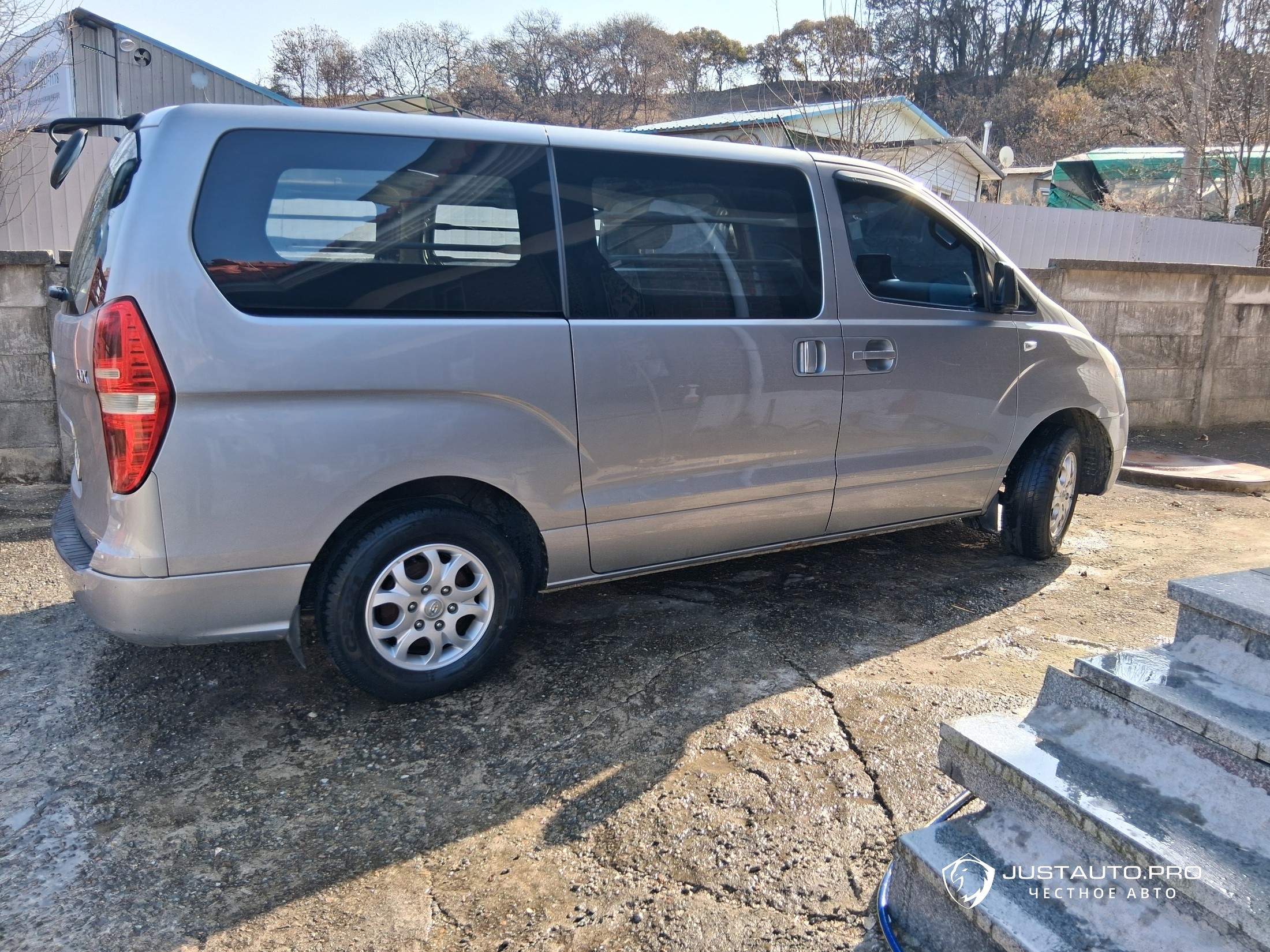 Автомобиль Hyundai Starex