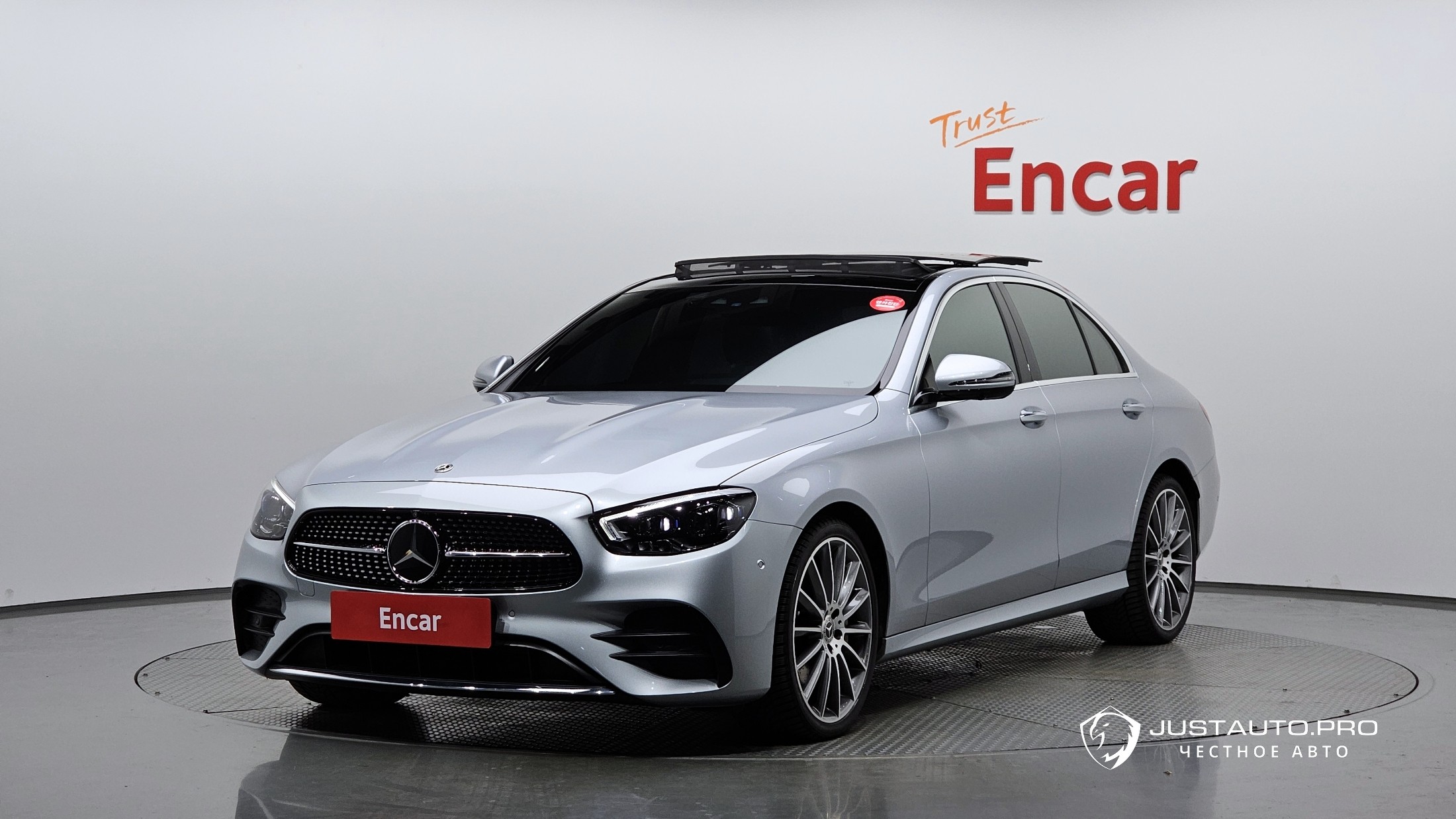 Автомобиль Mercedes-Benz E-Class