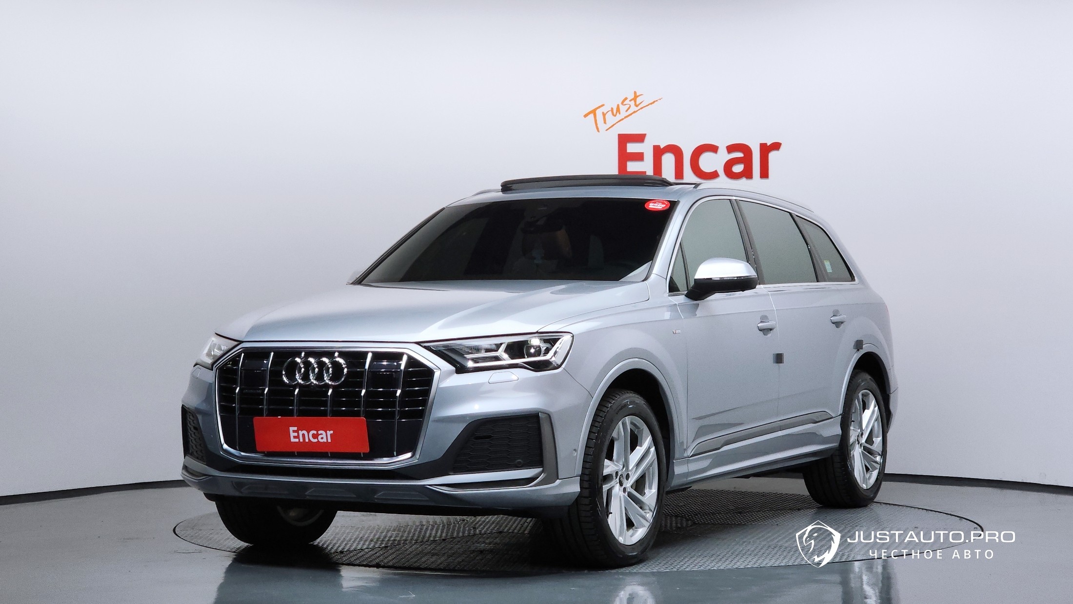 Автомобиль Audi Q7