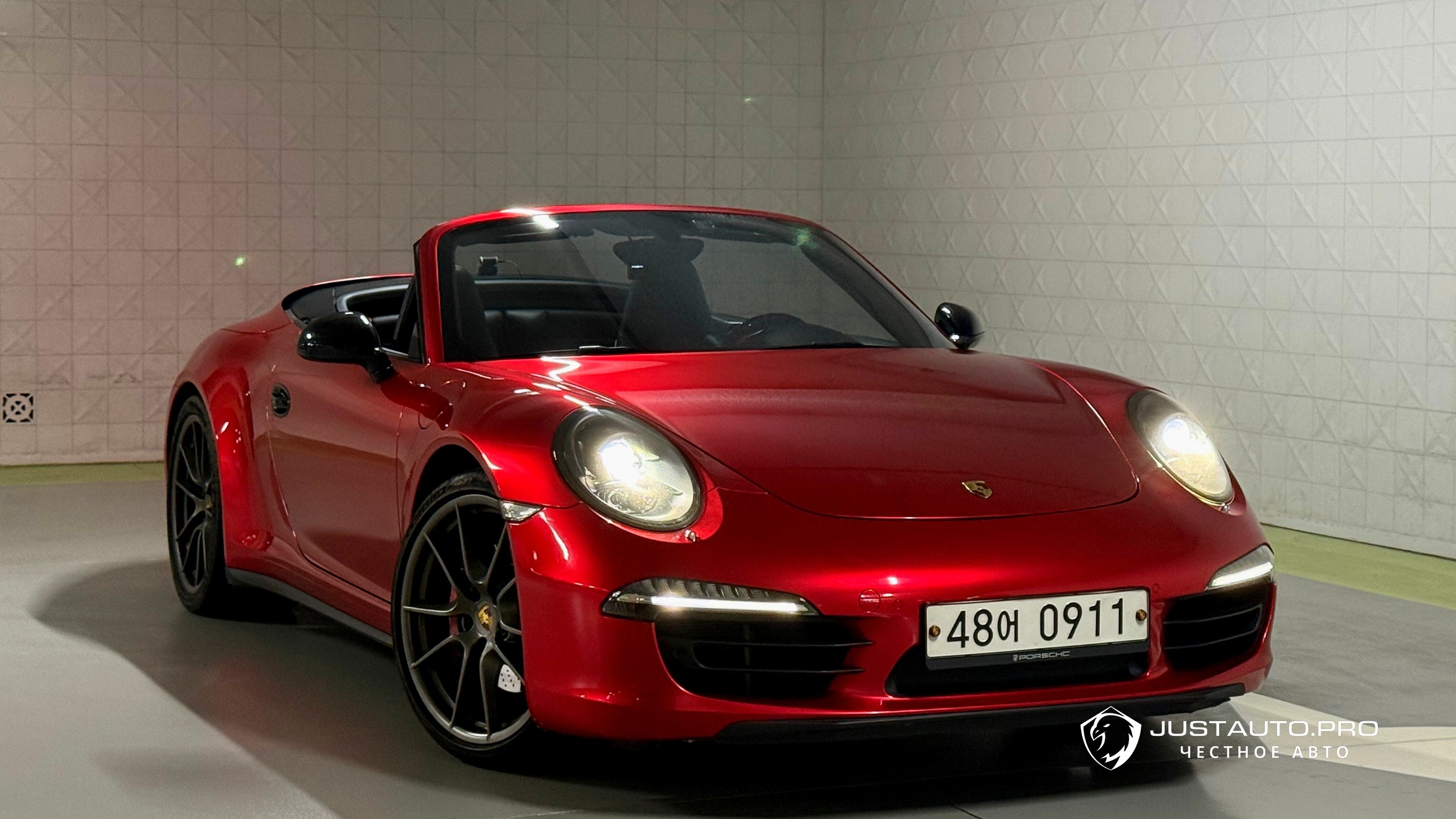 Автомобиль Porsche 911