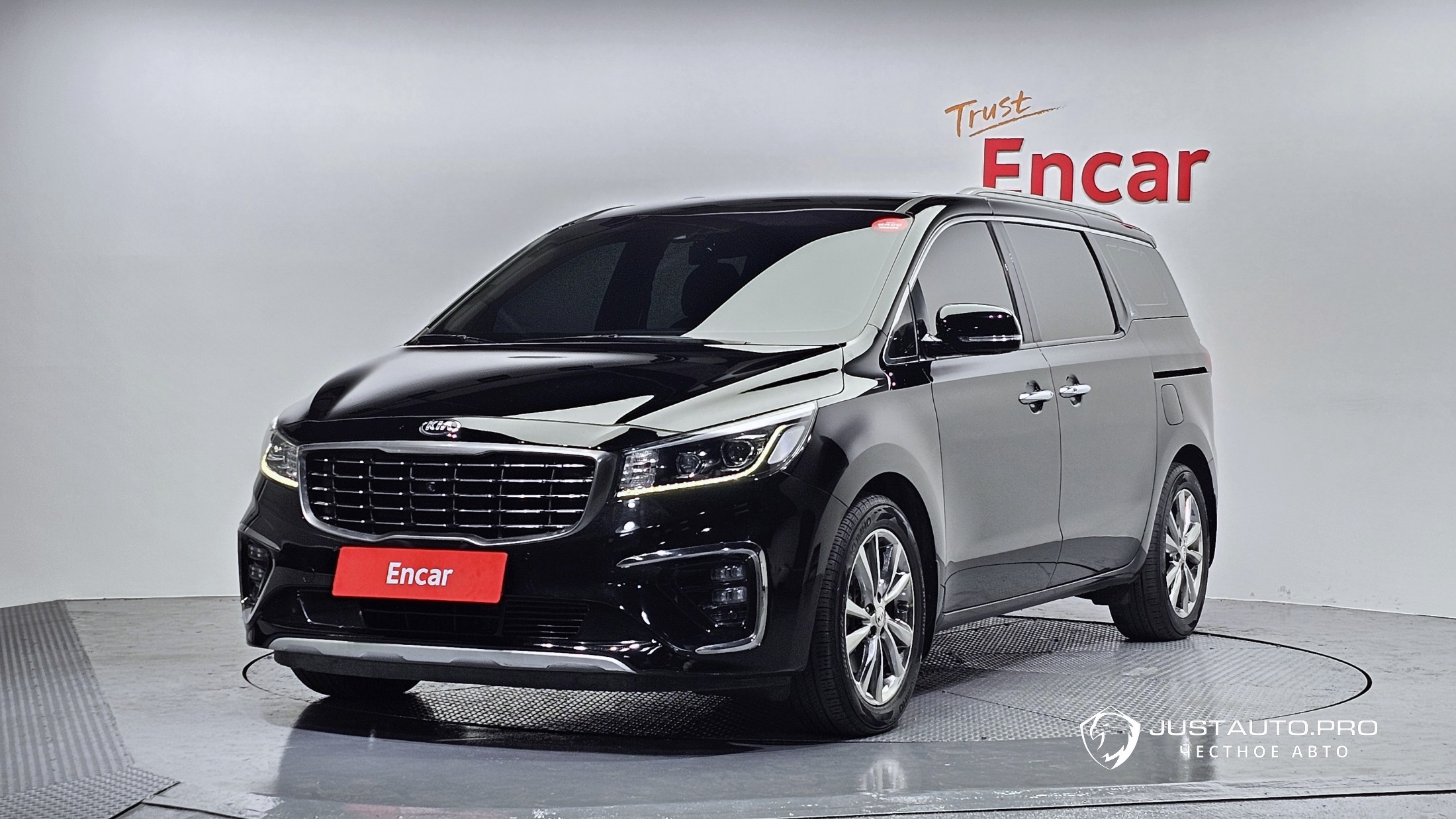 Автомобиль Kia Canival