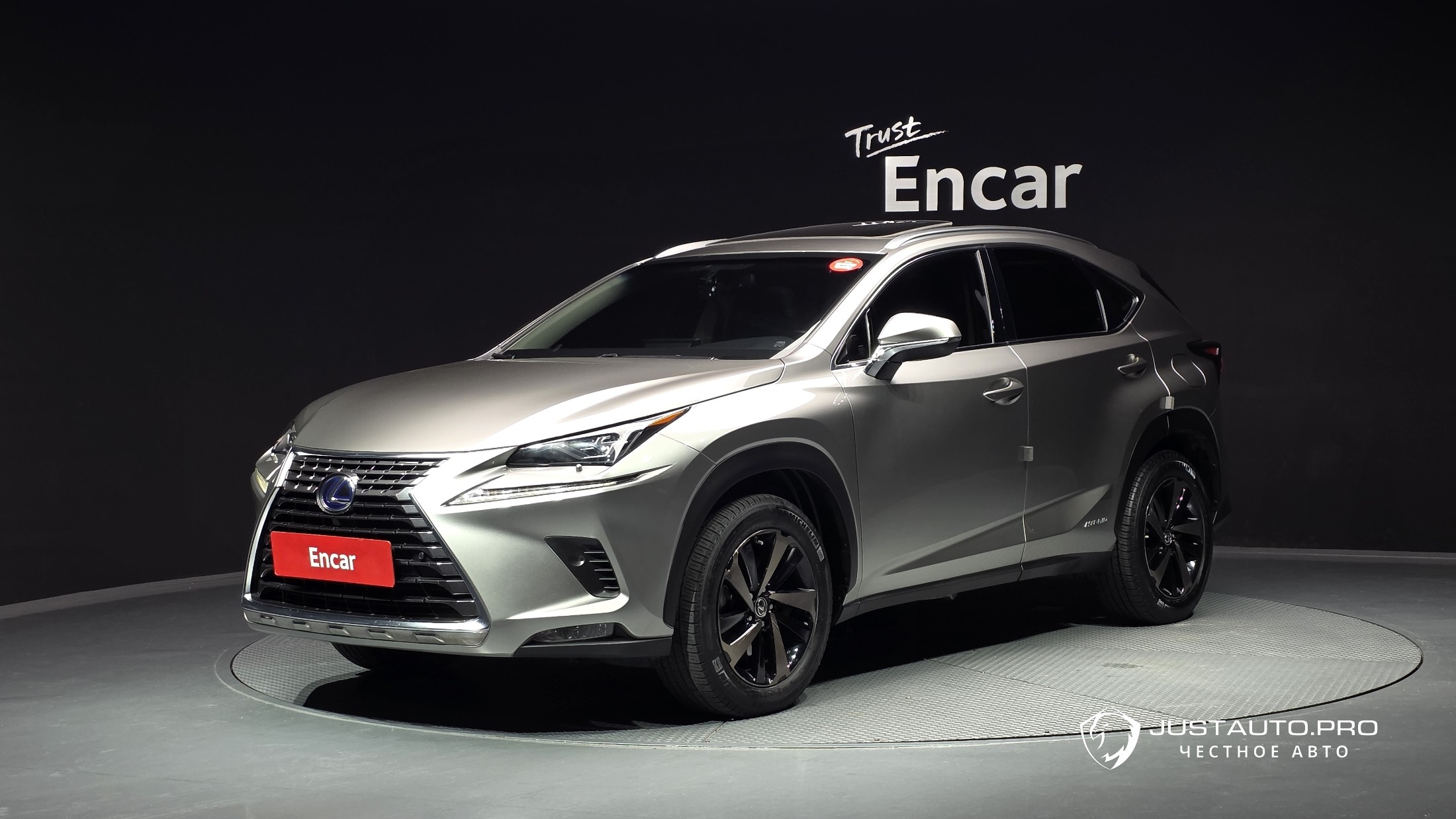 Автомобиль Lexus NX