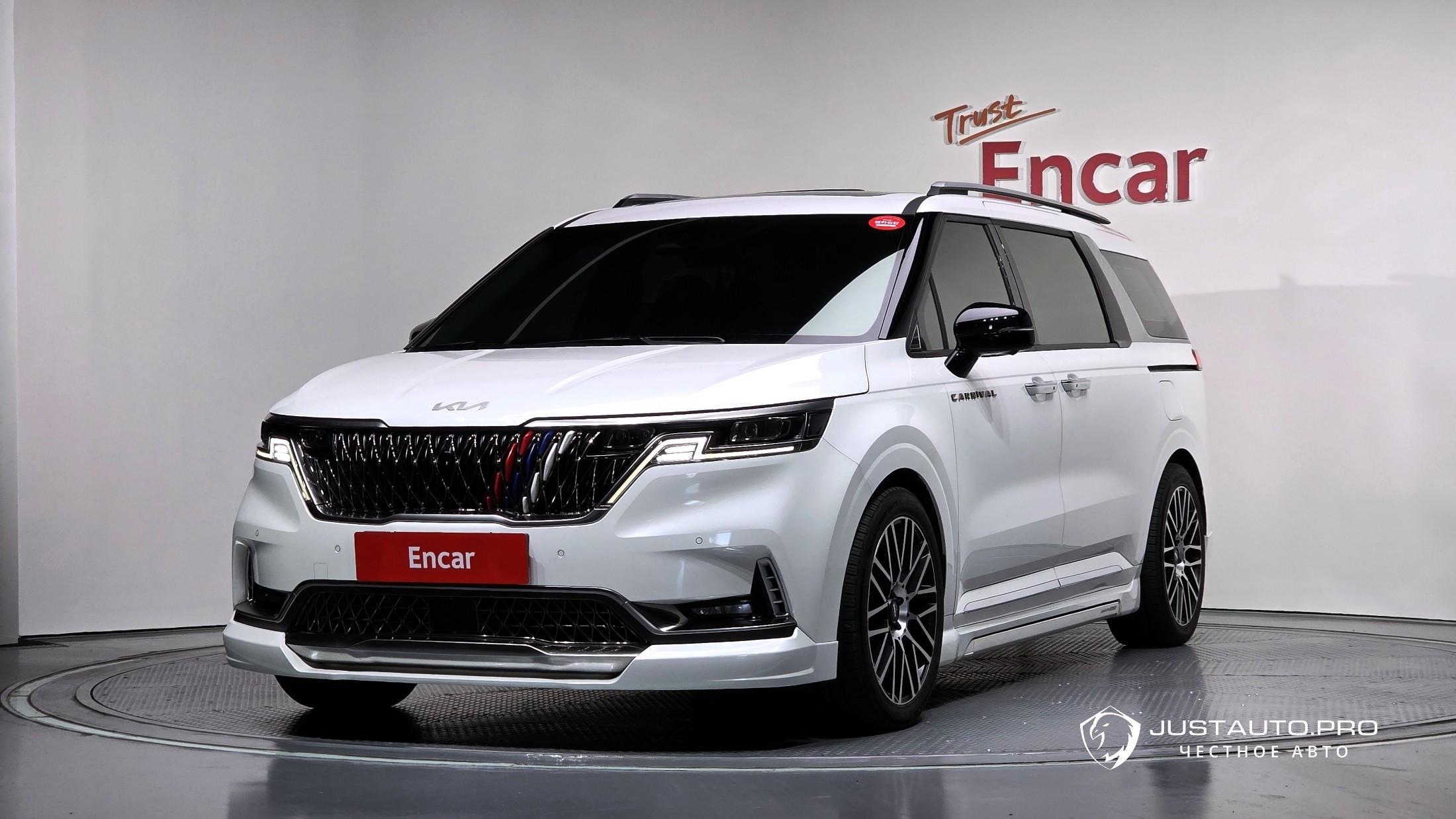 Автомобиль Kia Canival