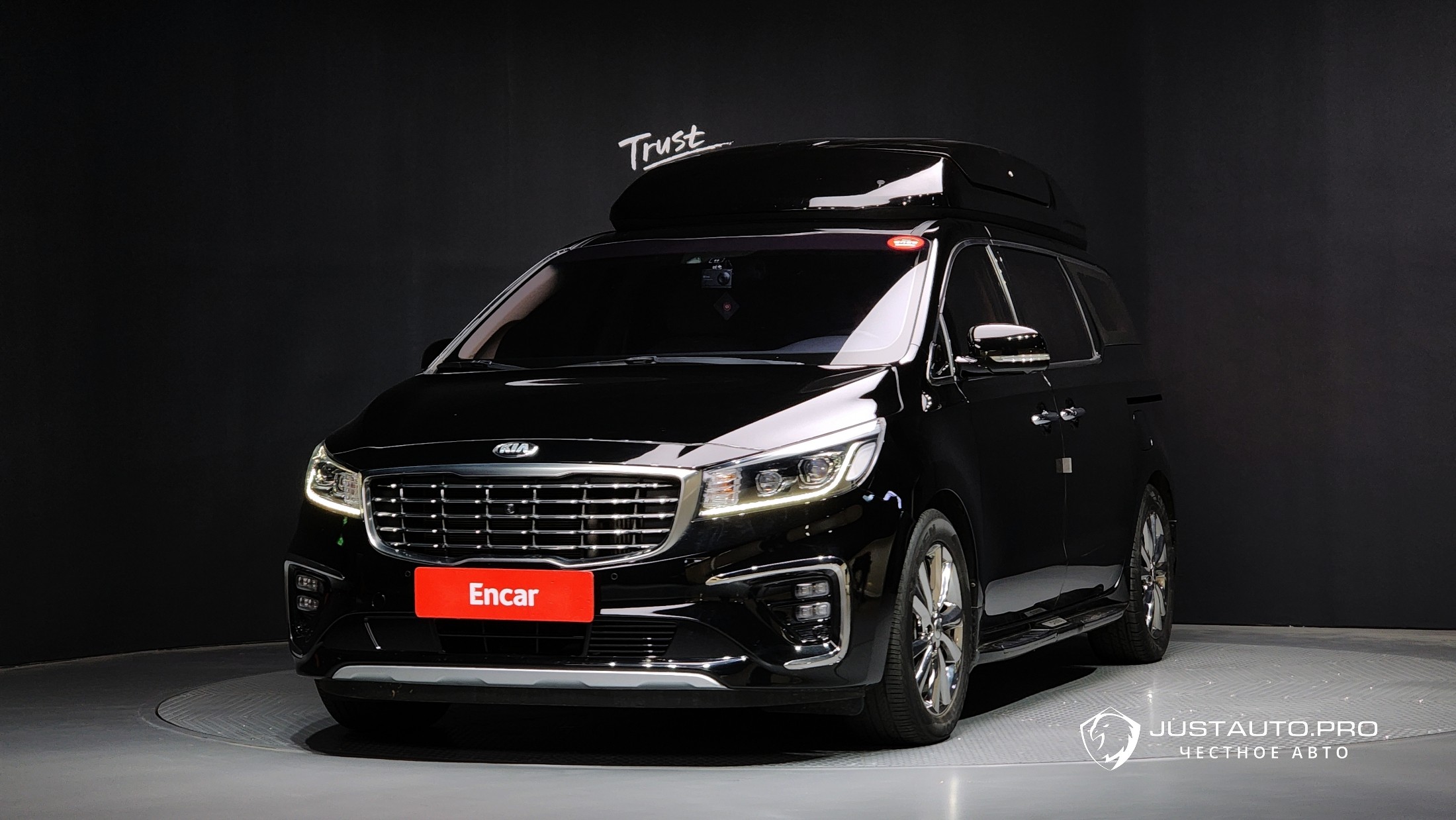 Автомобиль Kia Canival