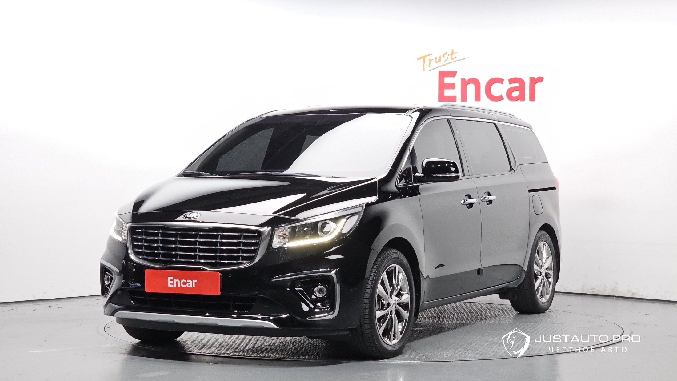 Автомобиль Kia Canival