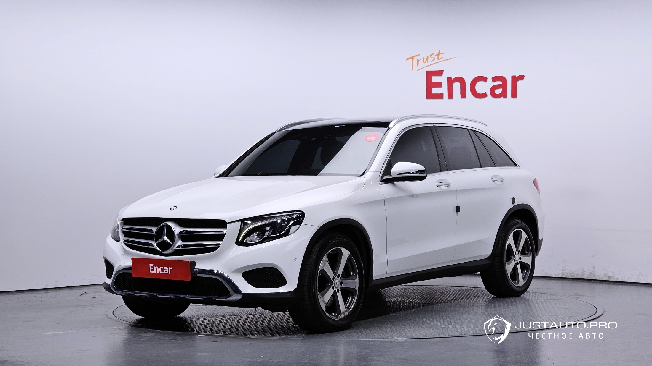 Автомобиль Mercedes-Benz GLC-Class