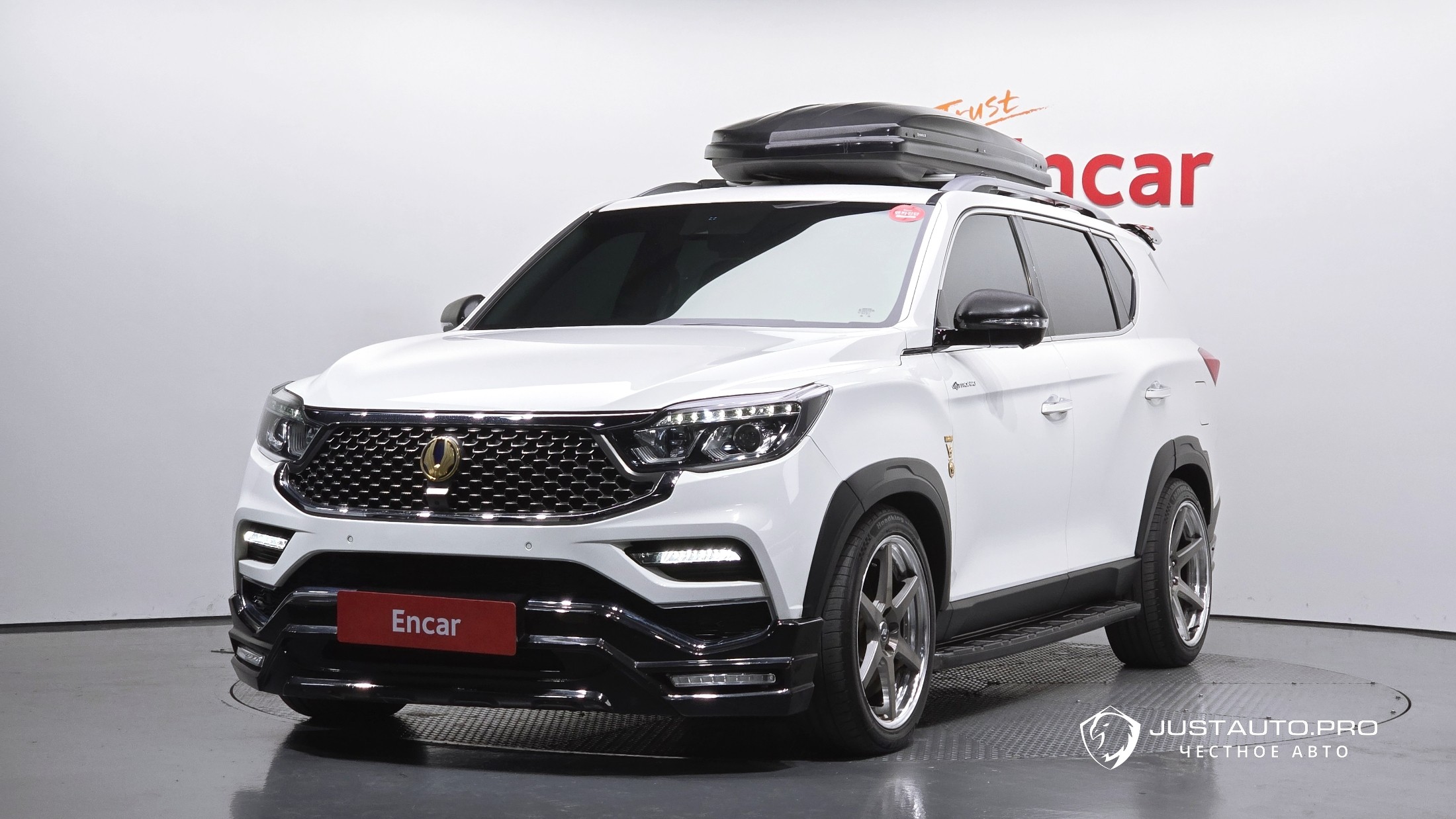 Автомобиль KG_Mobility_Ssangyong Rexton
