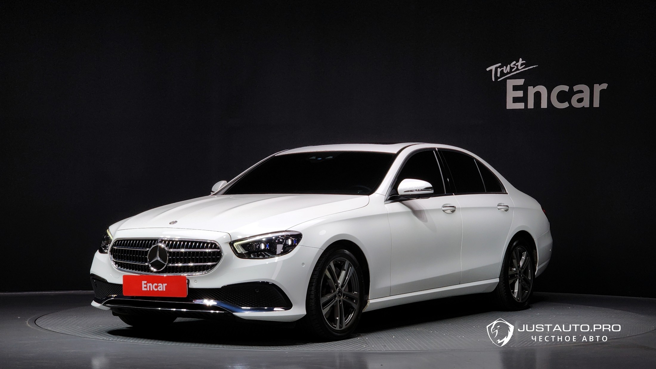 Автомобиль Mercedes-Benz E-Class