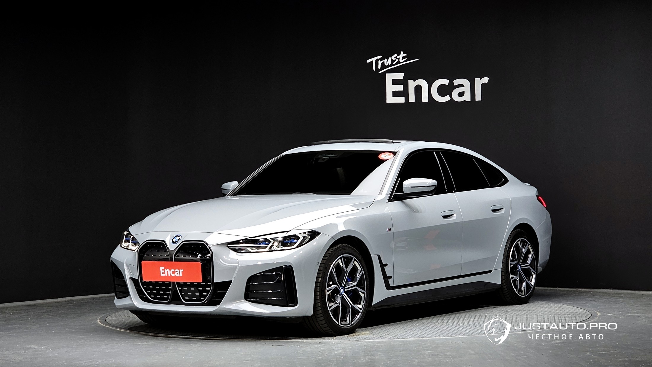 Автомобиль BMW i4