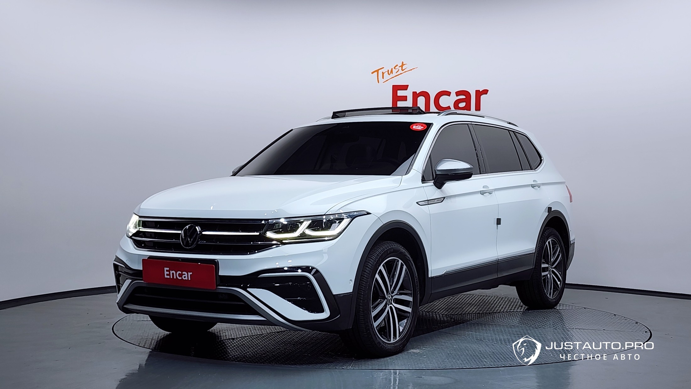 Автомобиль Volkswagen Tiguan