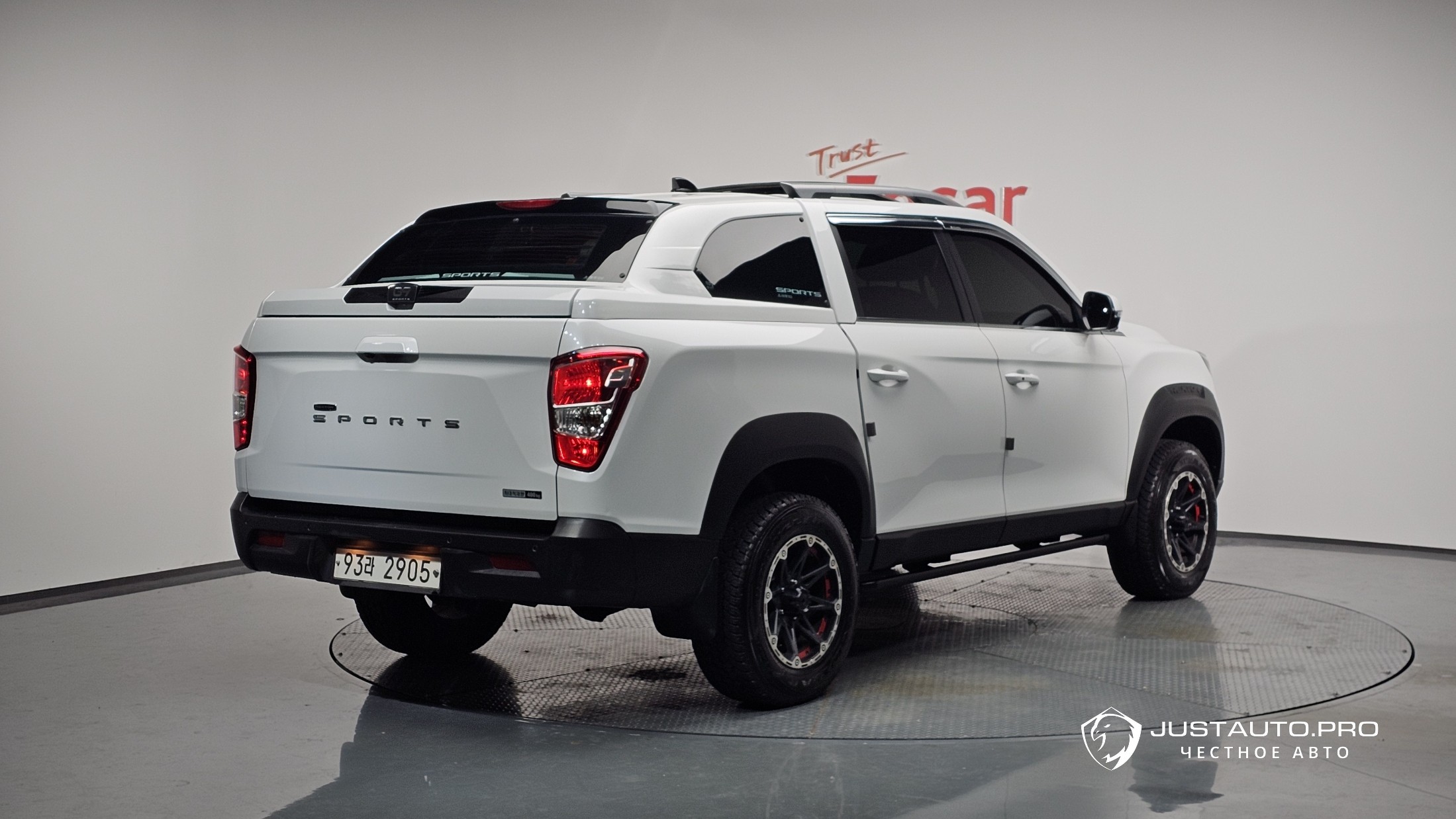 Автомобиль KG_Mobility_Ssangyong Rexton