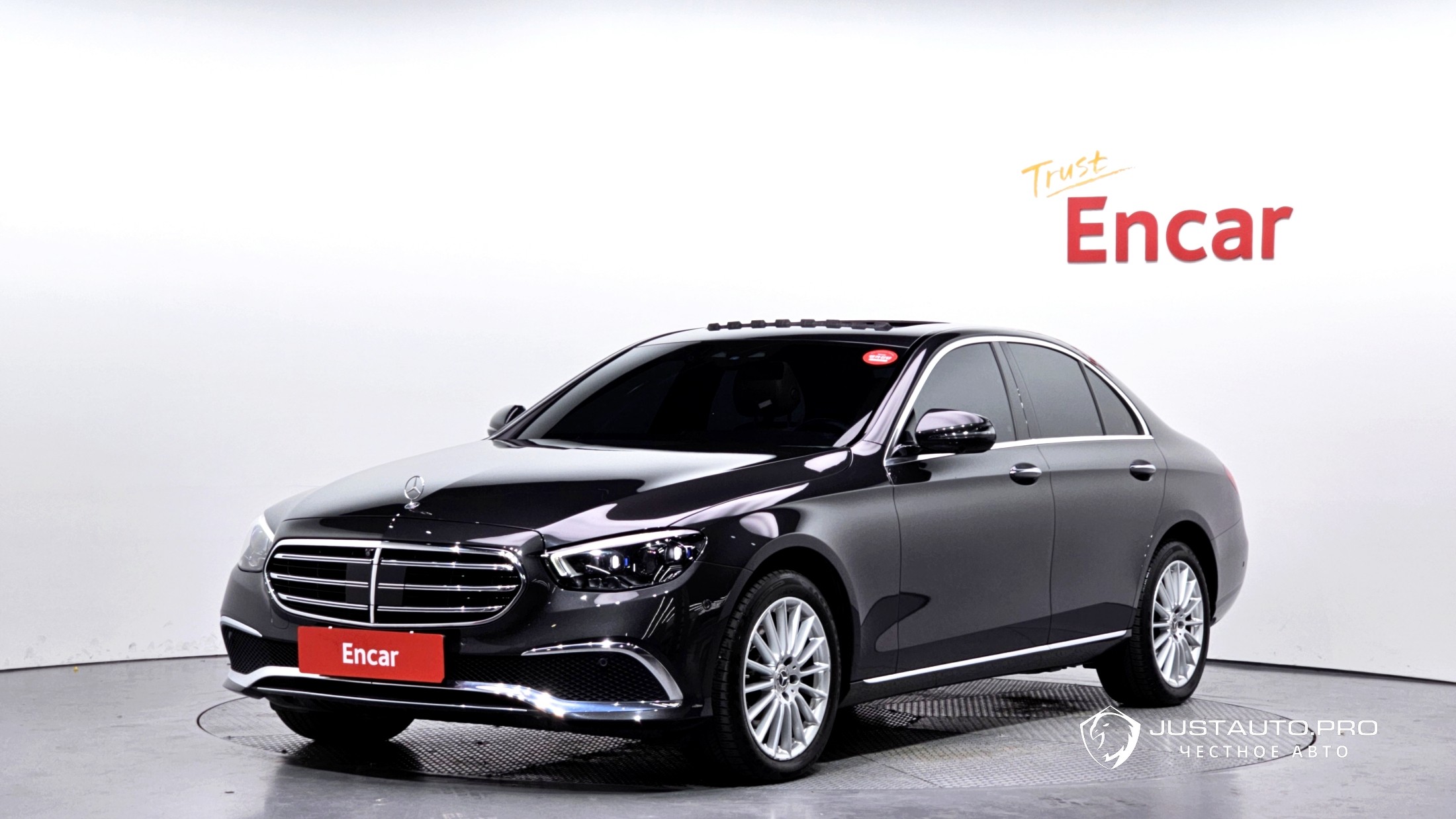 Автомобиль Mercedes-Benz E-Class