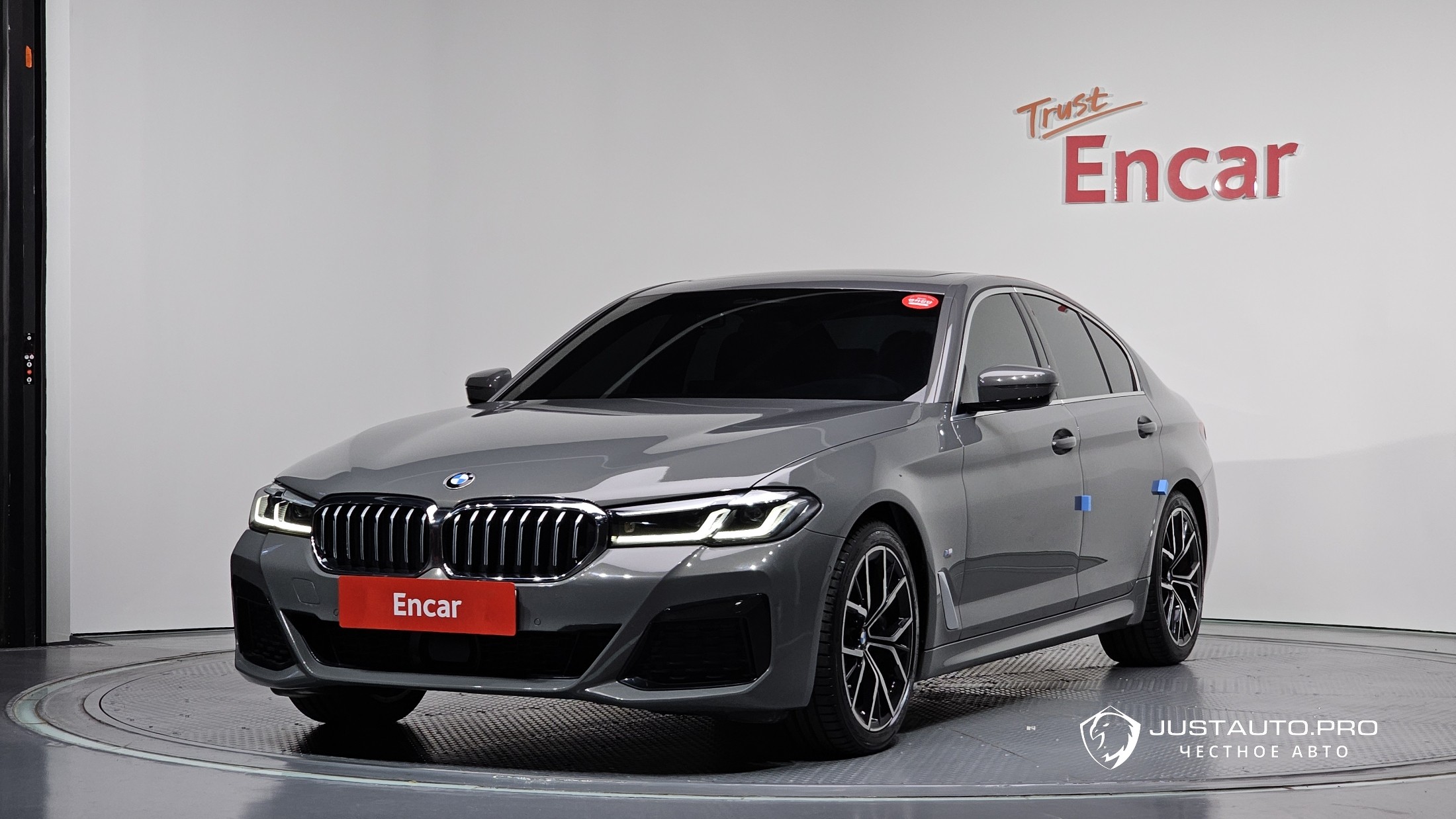 Автомобиль BMW 5-Series