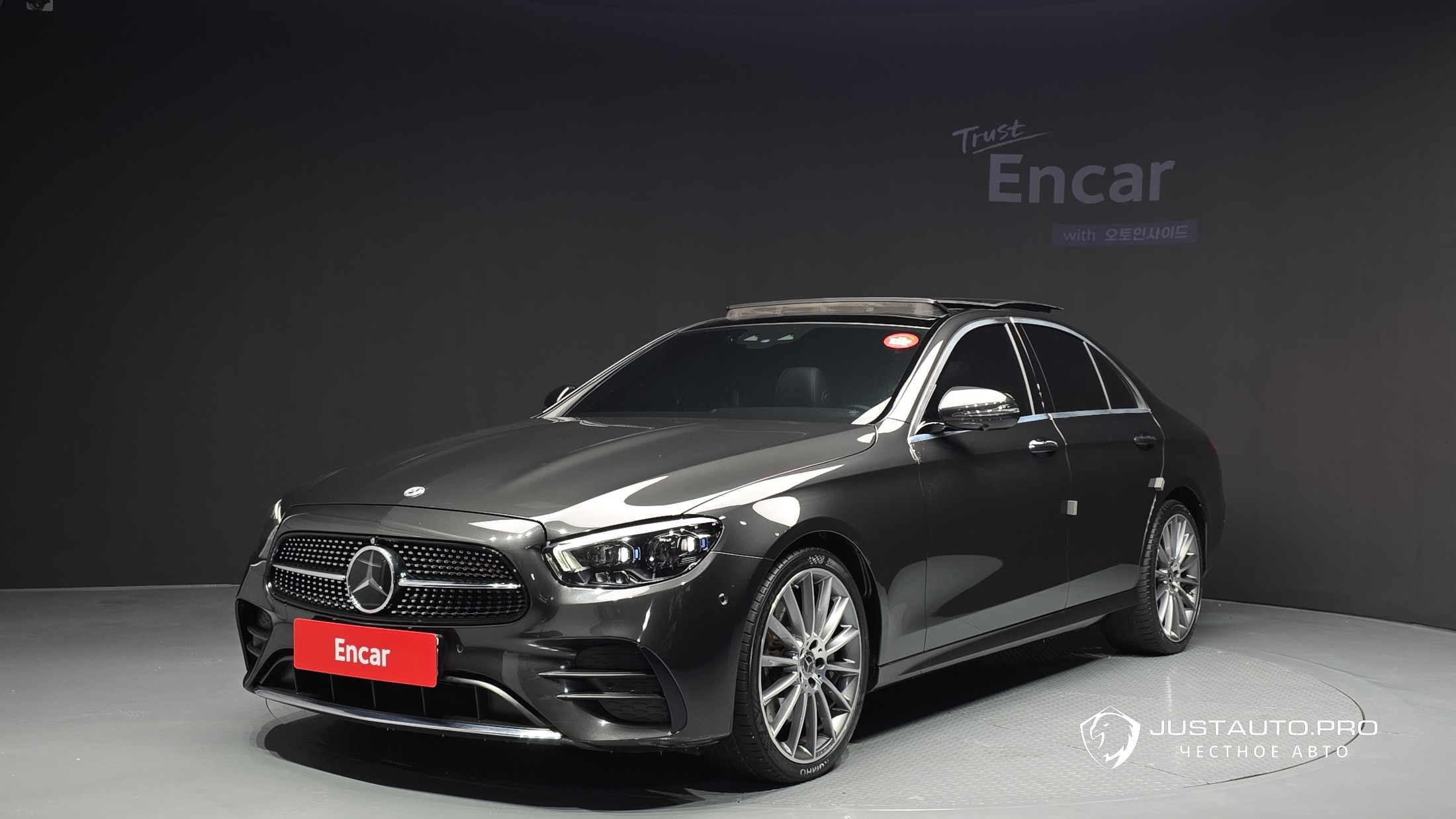 Автомобиль Mercedes-Benz E-Class