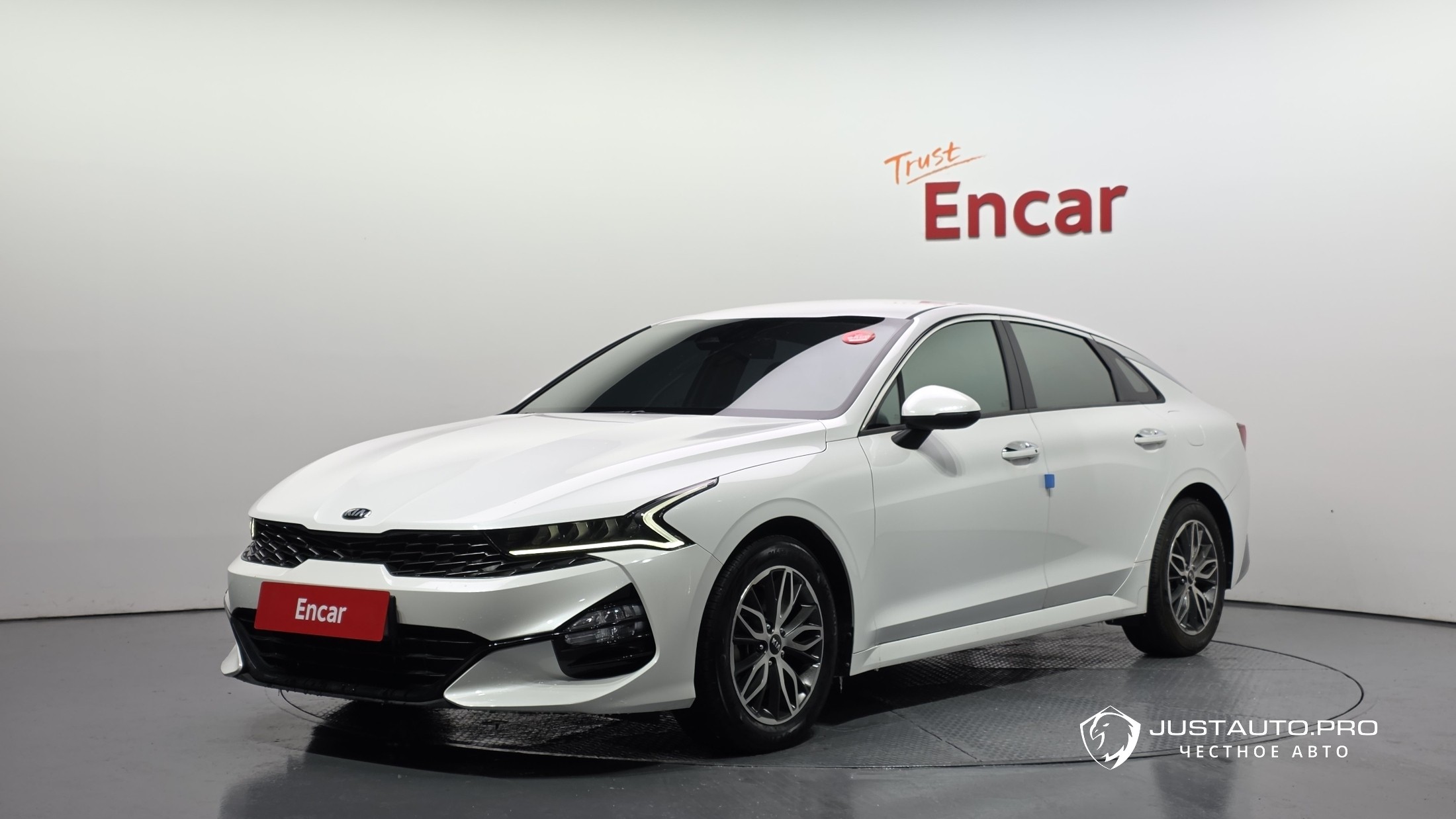 Автомобиль Kia K5