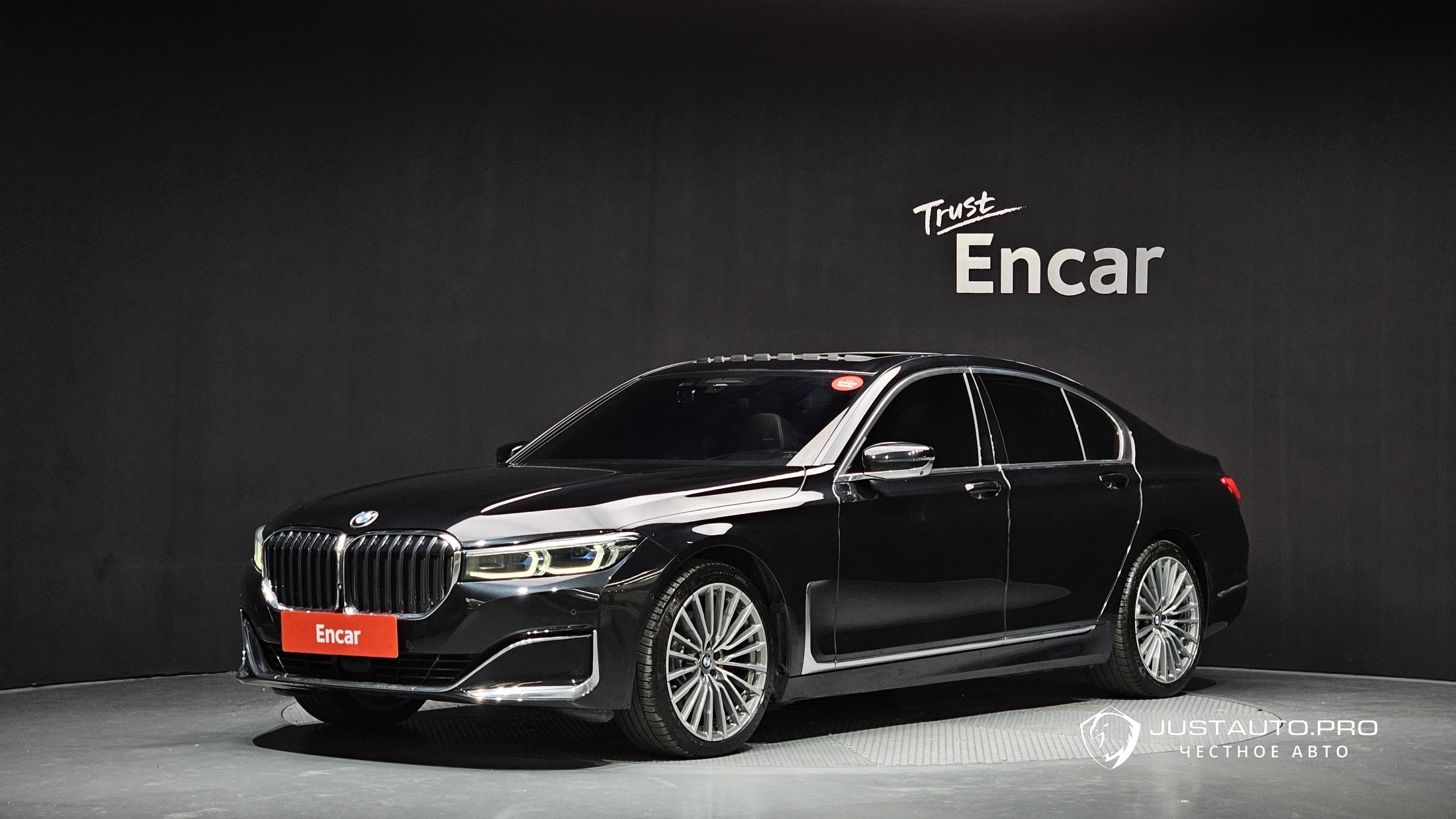 Автомобиль BMW 7-Series