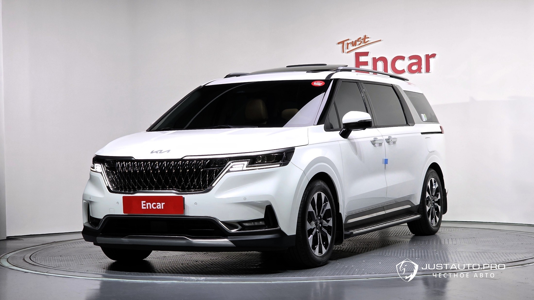 Автомобиль Kia Canival
