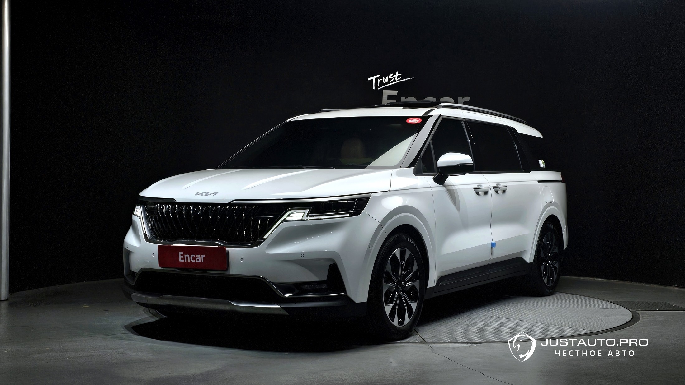 Автомобиль Kia Canival