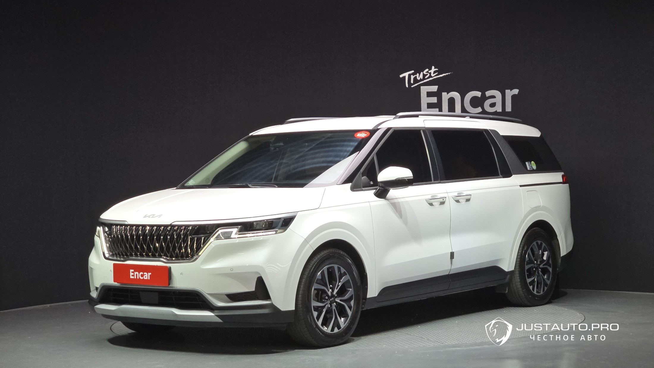 Автомобиль Kia Canival