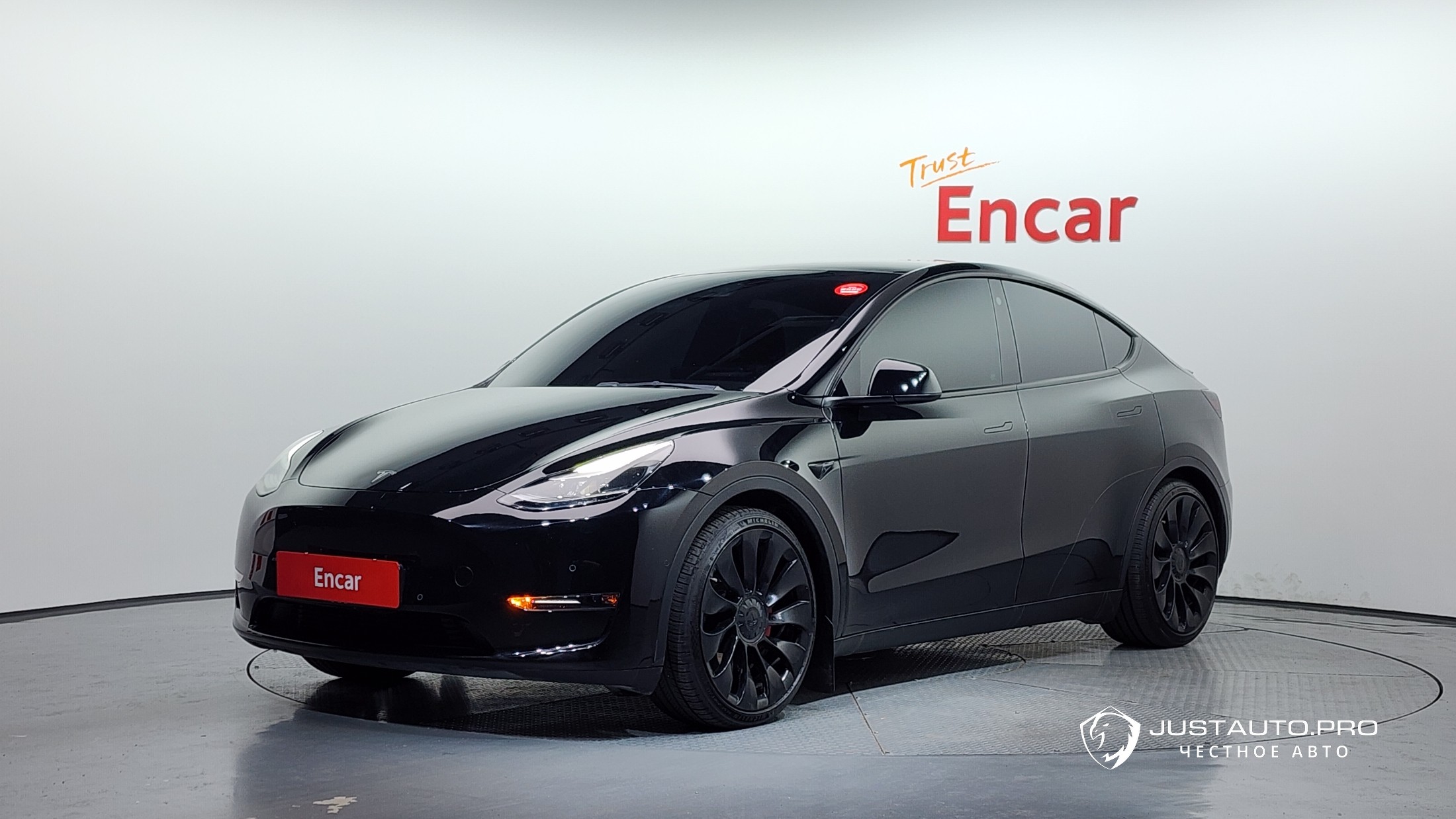 Автомобиль Tesla Model Y