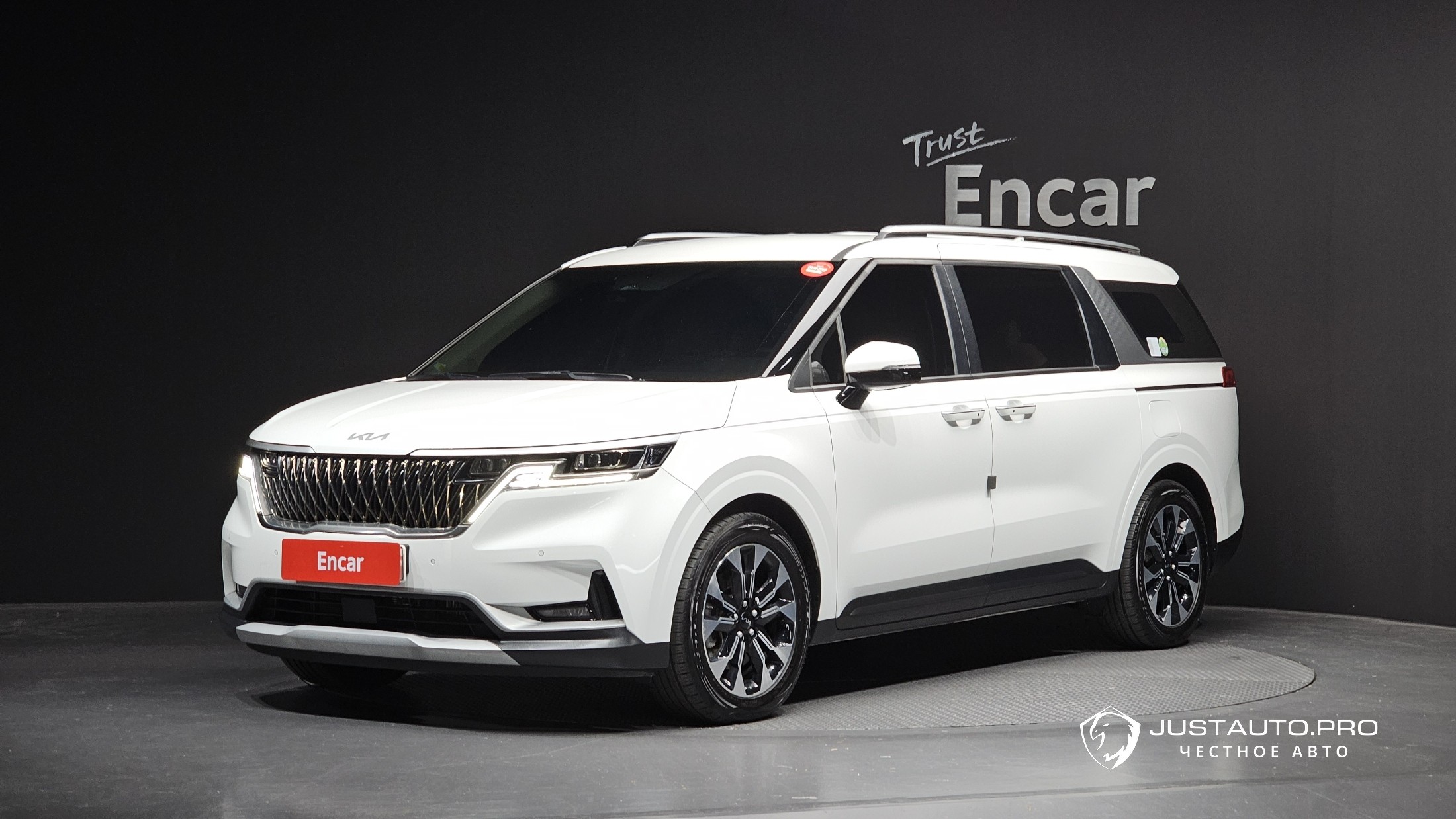 Автомобиль Kia Canival