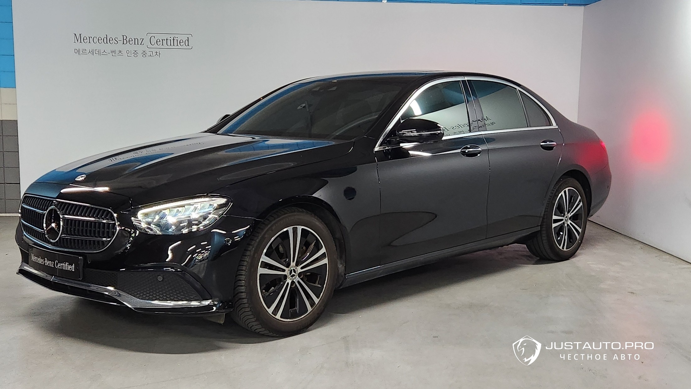 Автомобиль Mercedes-Benz E-Class