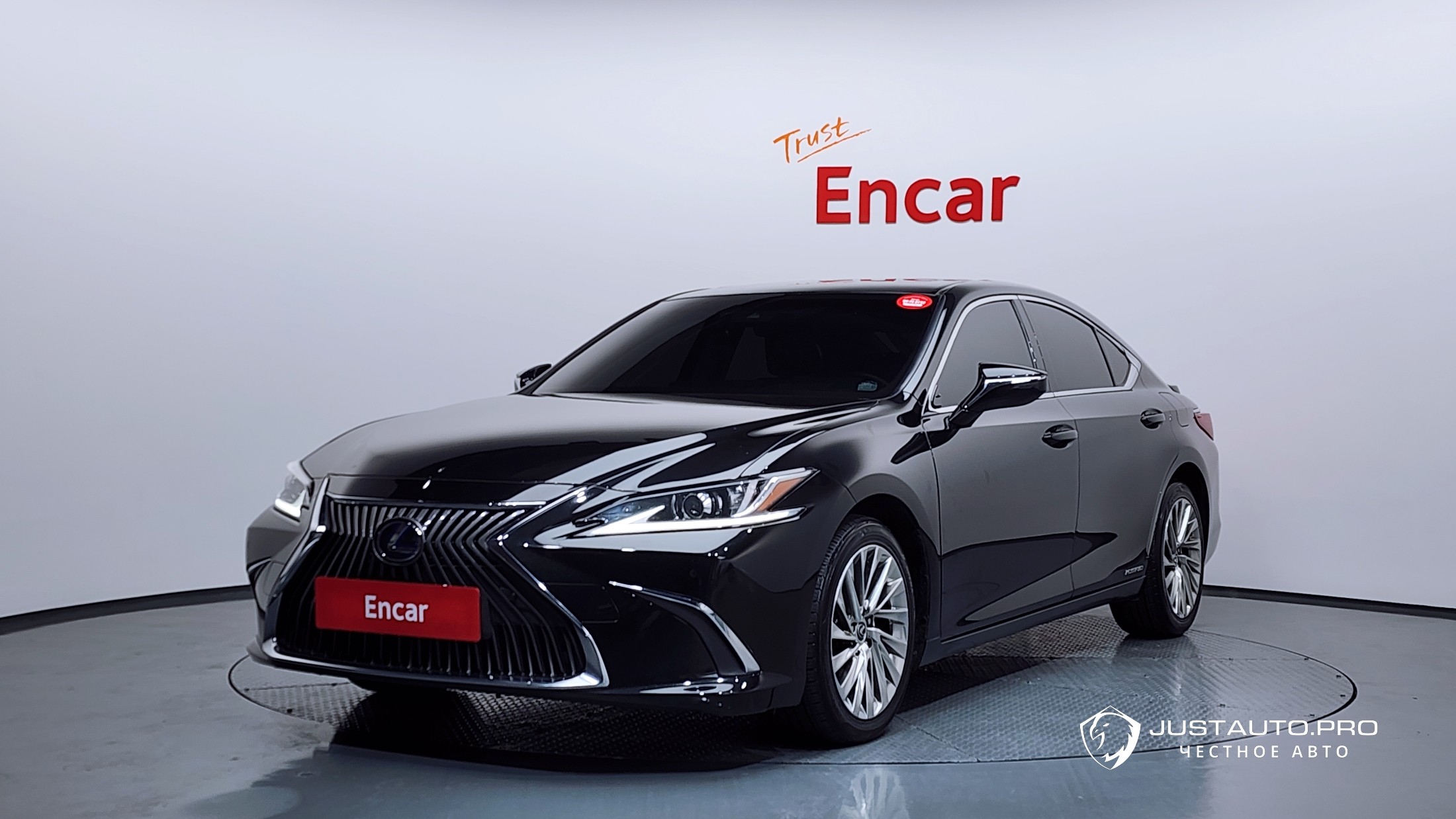 Автомобиль Lexus ES