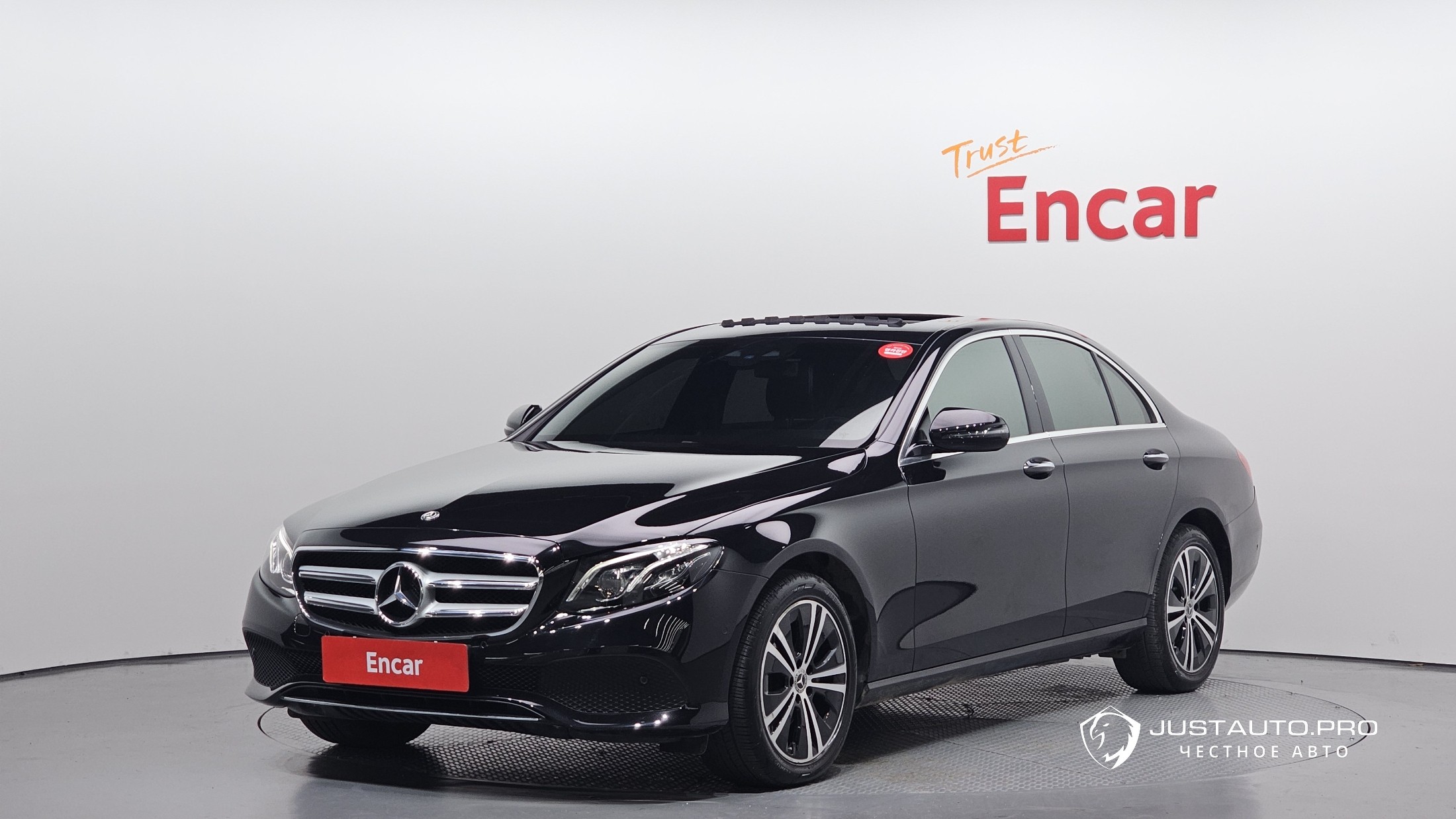 Автомобиль Mercedes-Benz E-Class