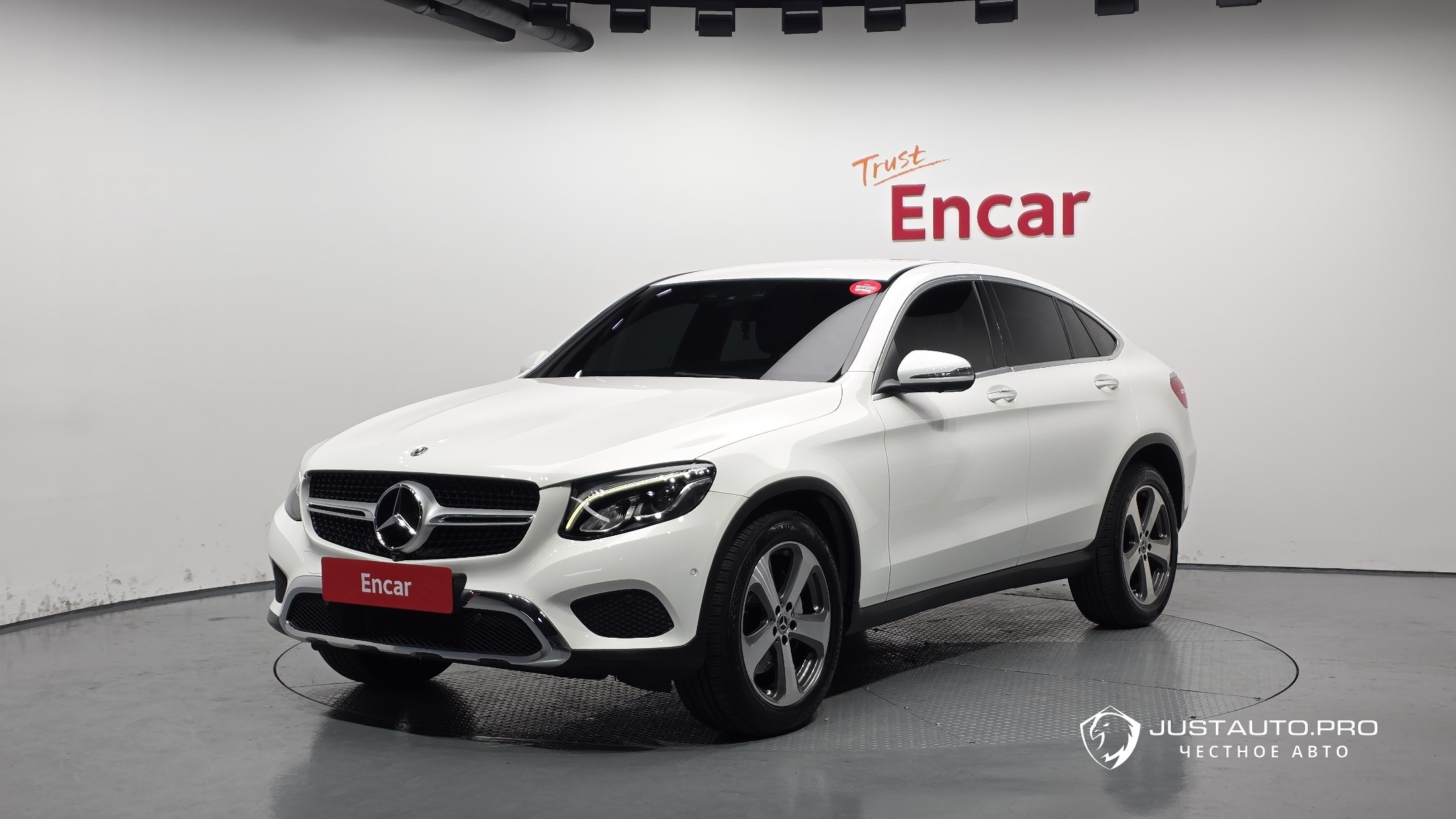 Автомобиль Mercedes-Benz GLC-Class