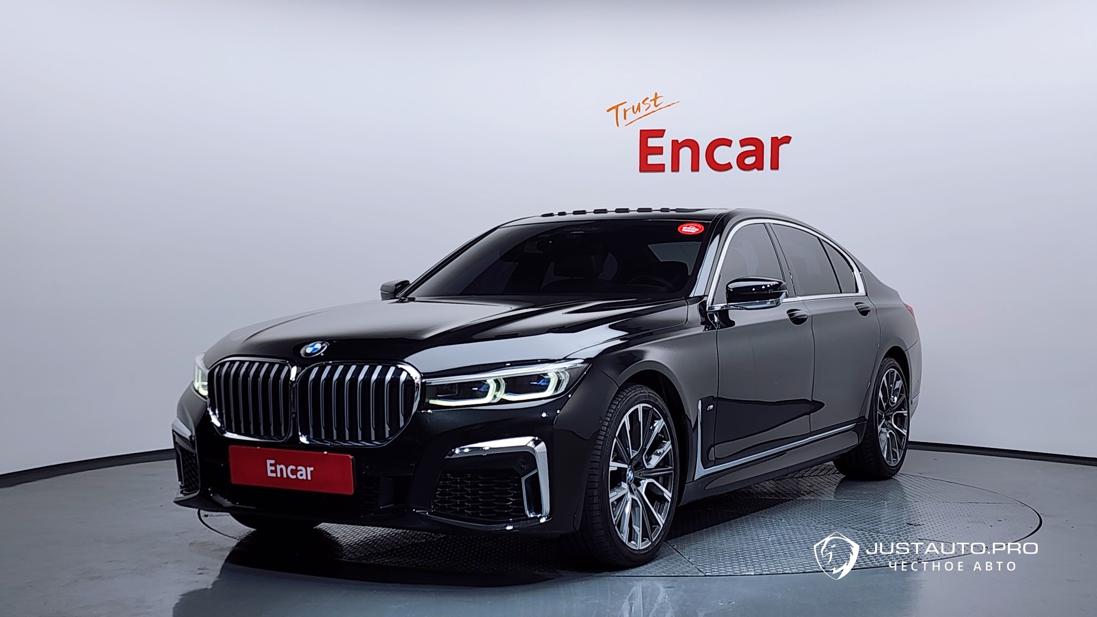 Автомобиль BMW 7-Series