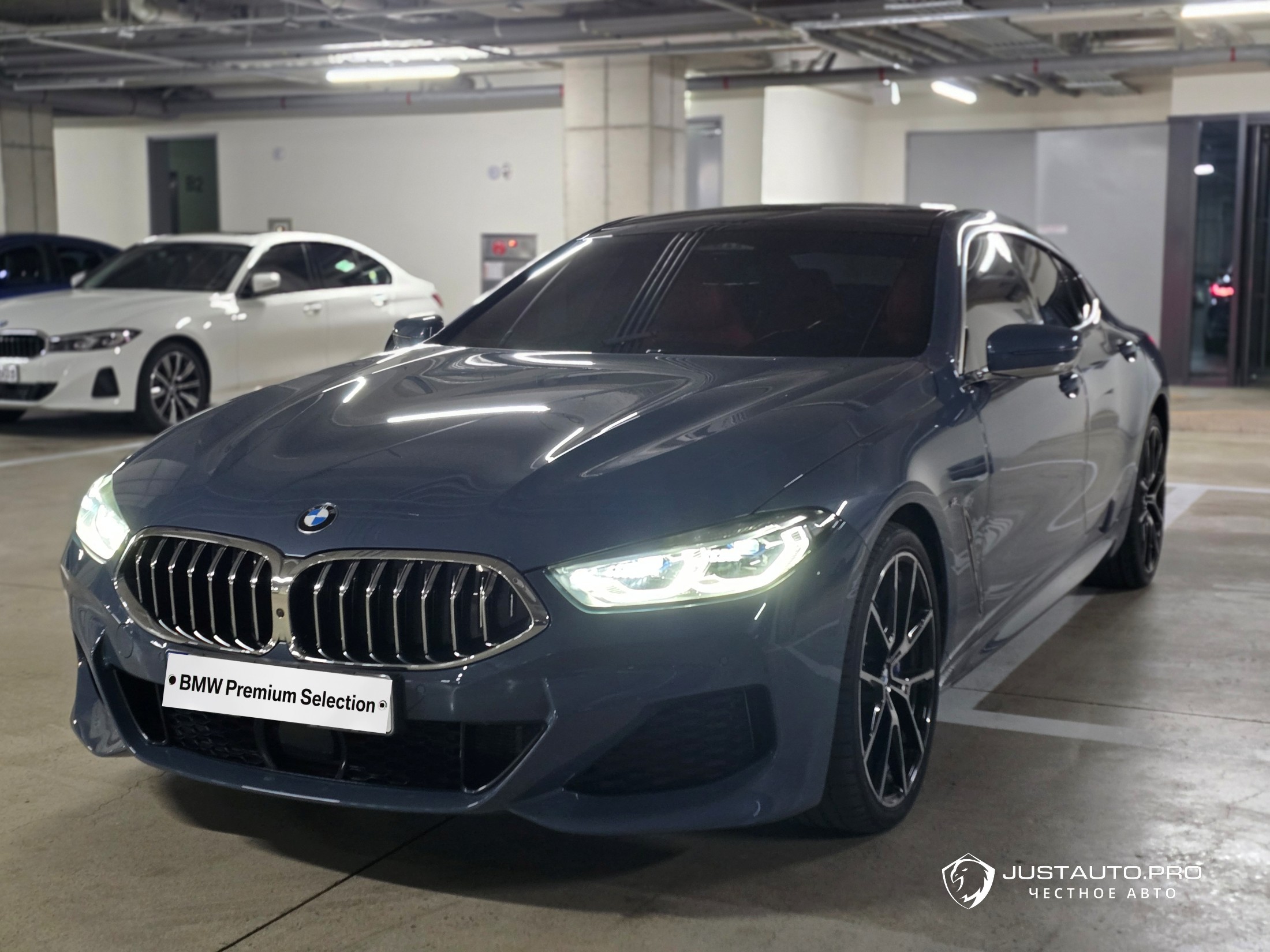 Автомобиль BMW 8-Series