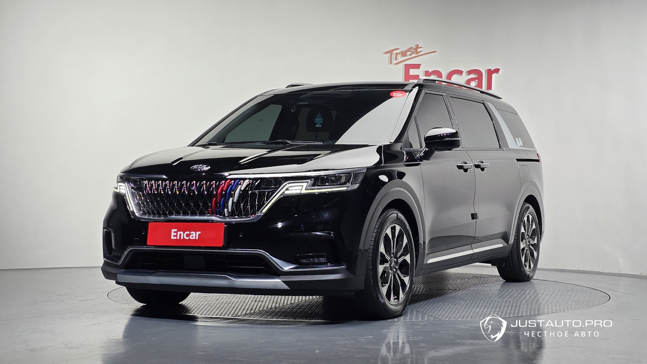 Автомобиль Kia Canival