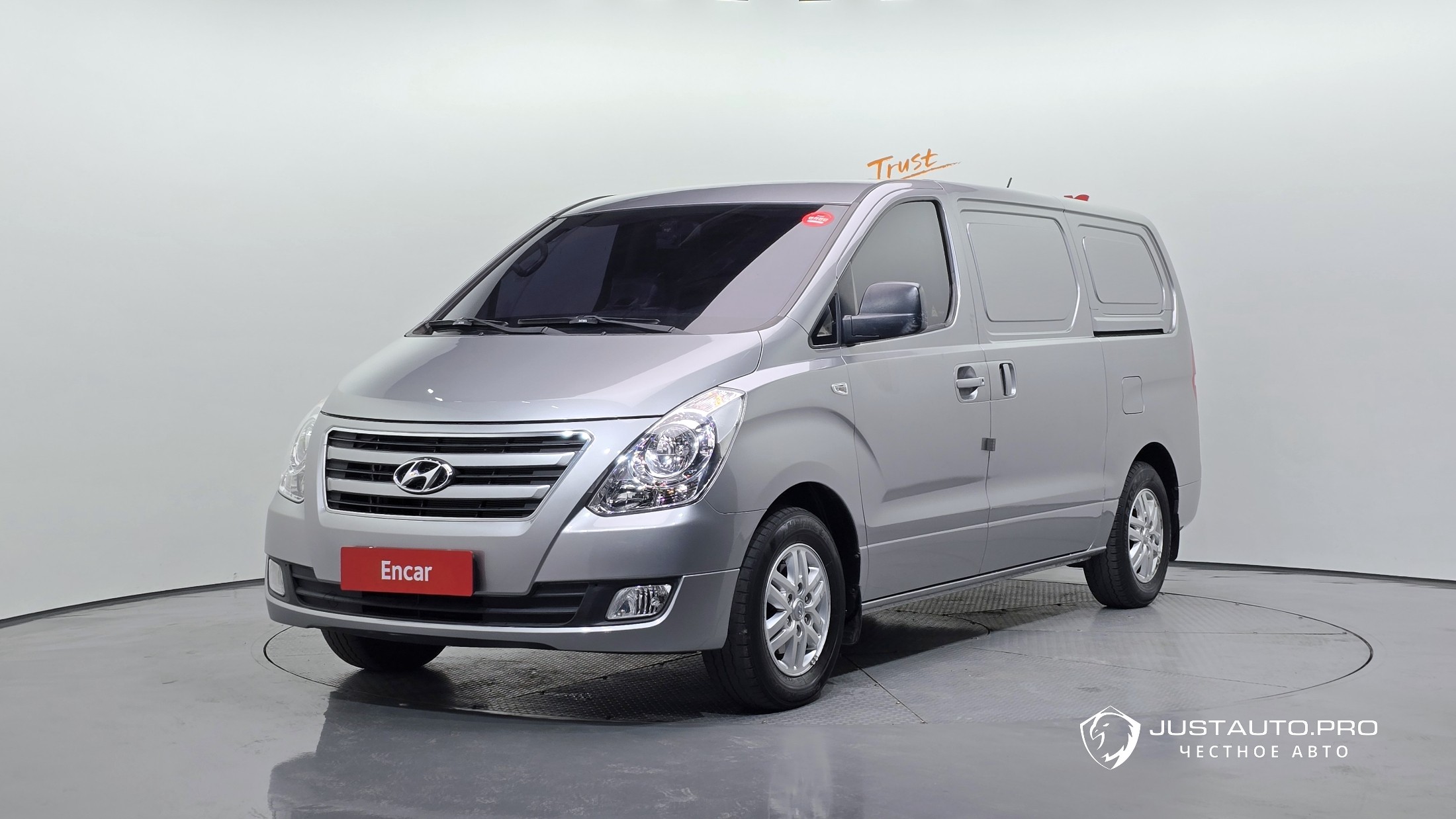 Автомобиль Hyundai Starex