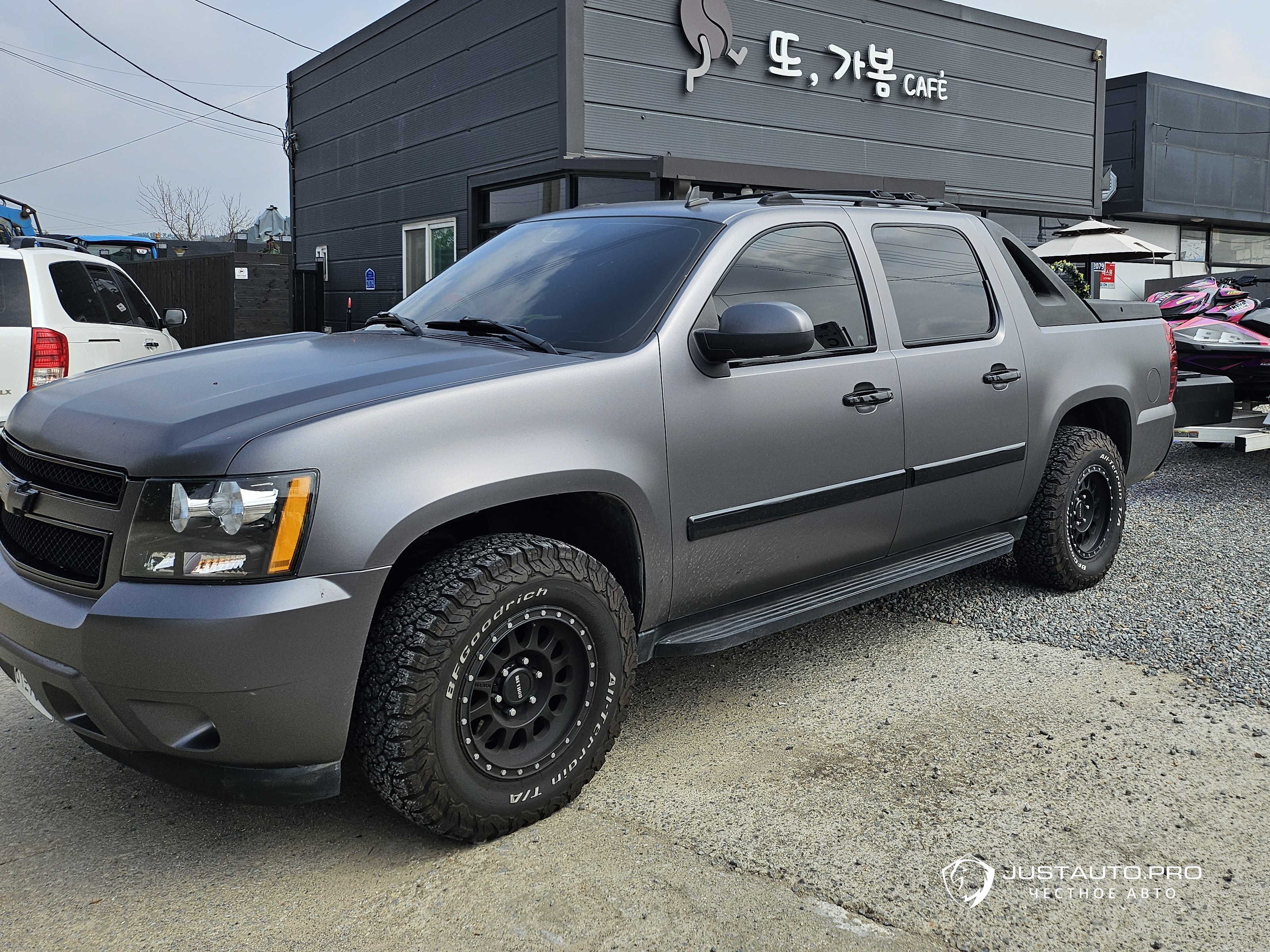 Автомобиль Chevrolet Avalanche