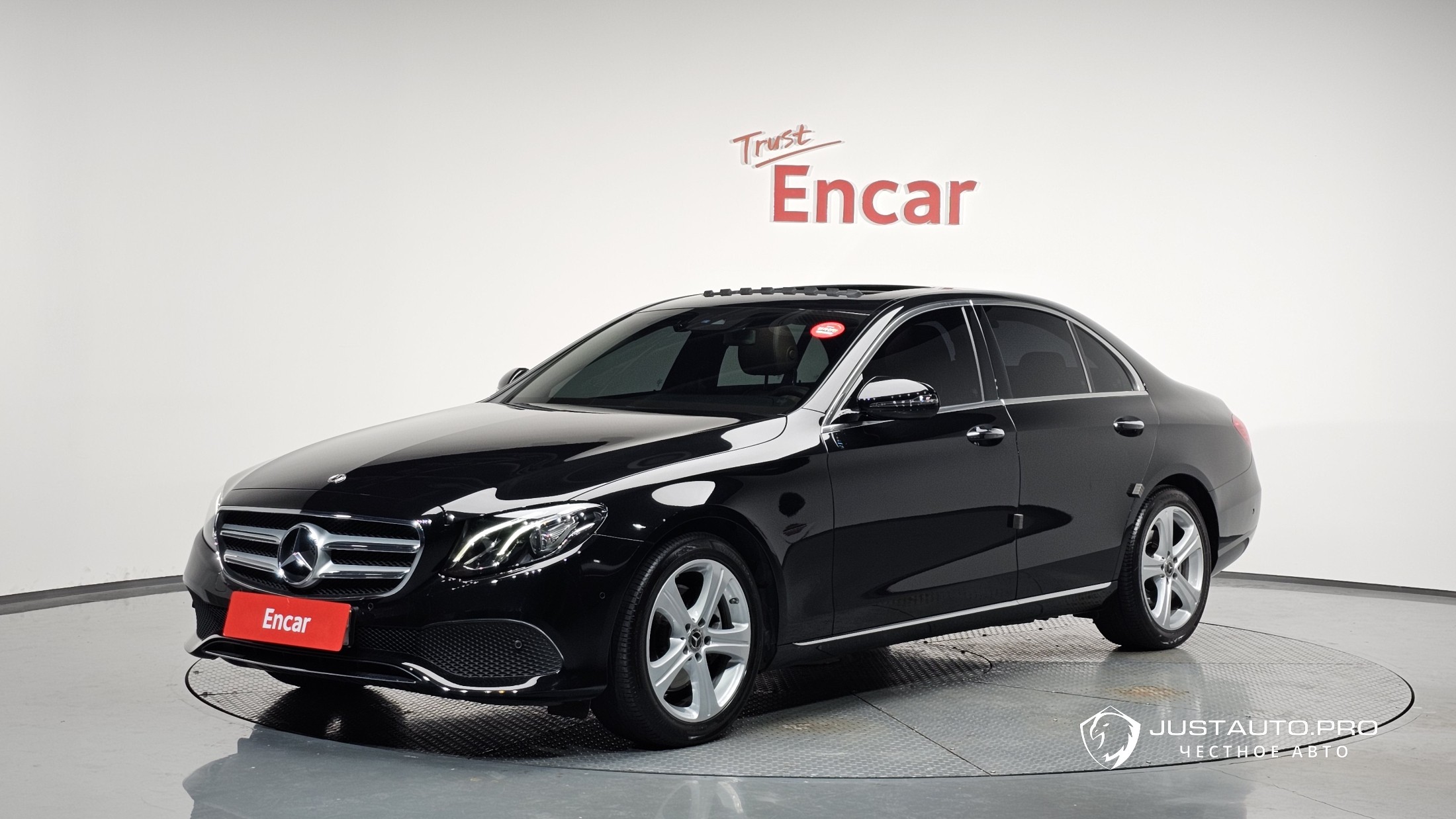 Автомобиль Mercedes-Benz E-Class