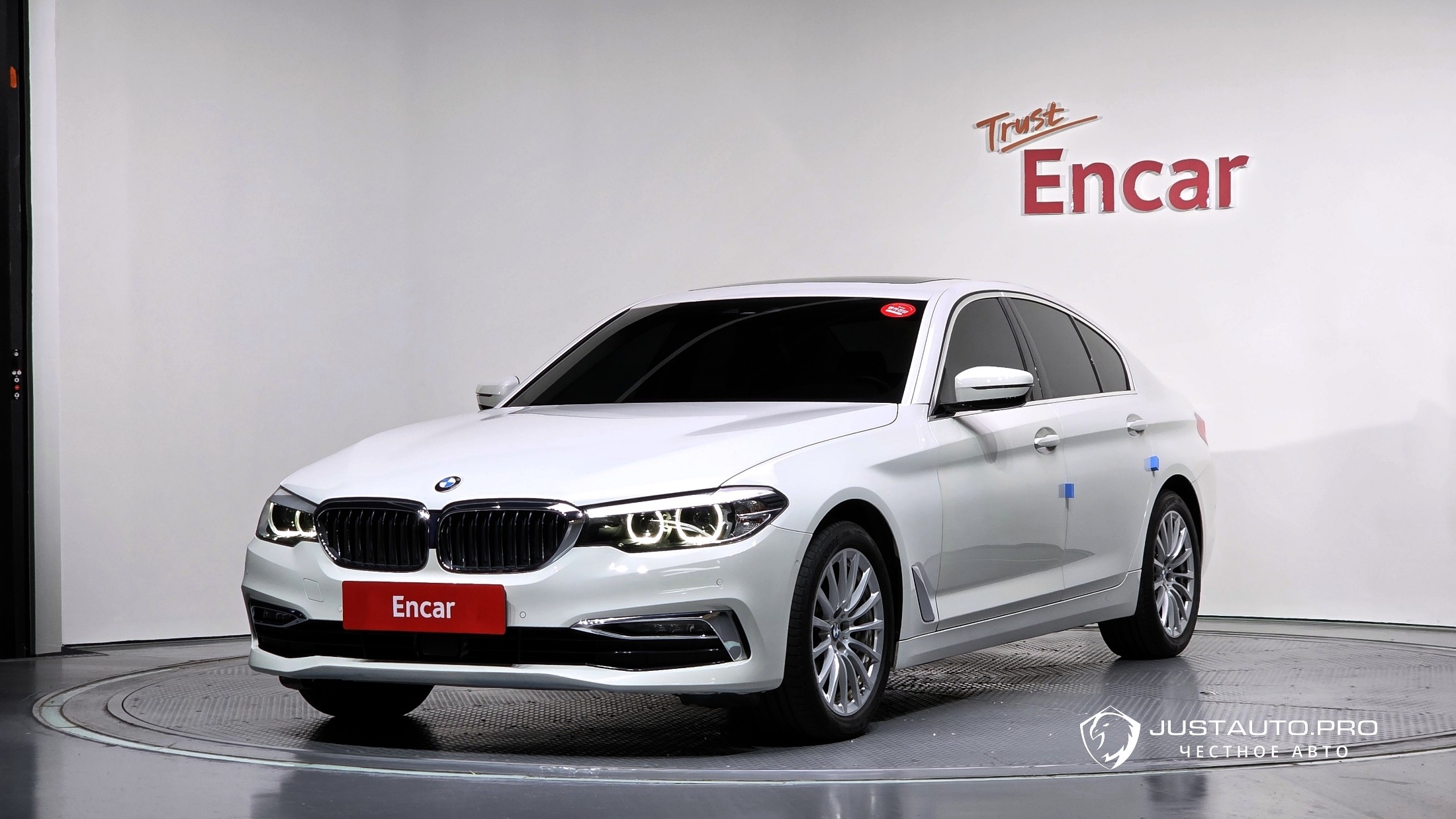 Автомобиль BMW 5-Series