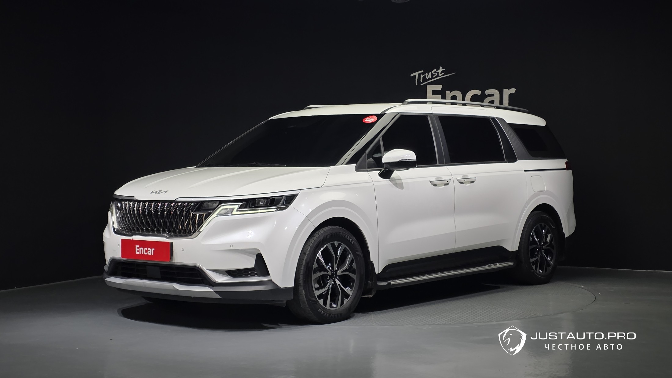 Автомобиль Kia Canival