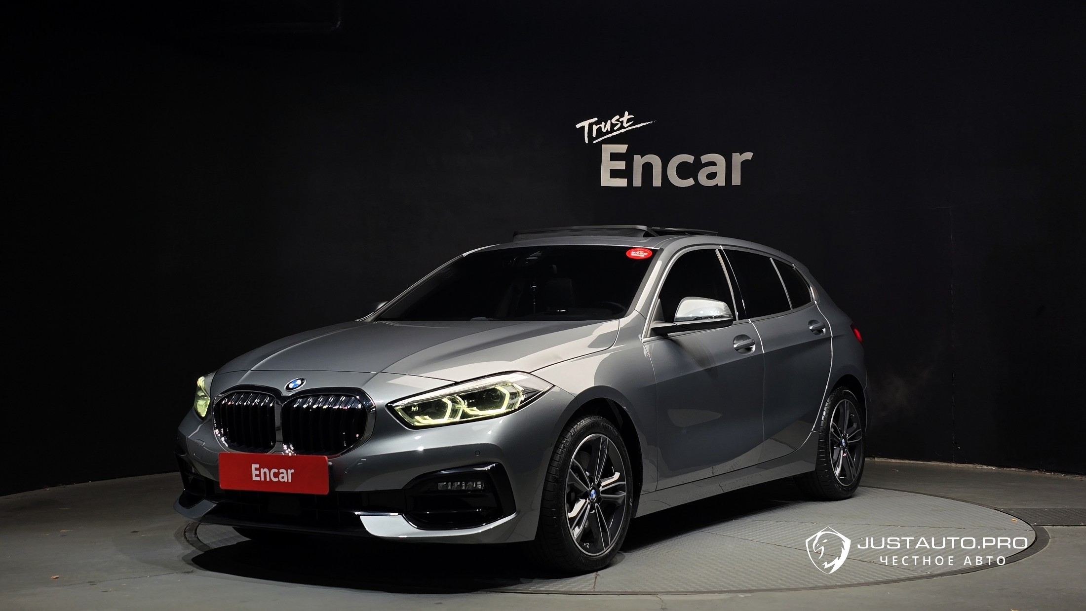 Автомобиль BMW 1-Series